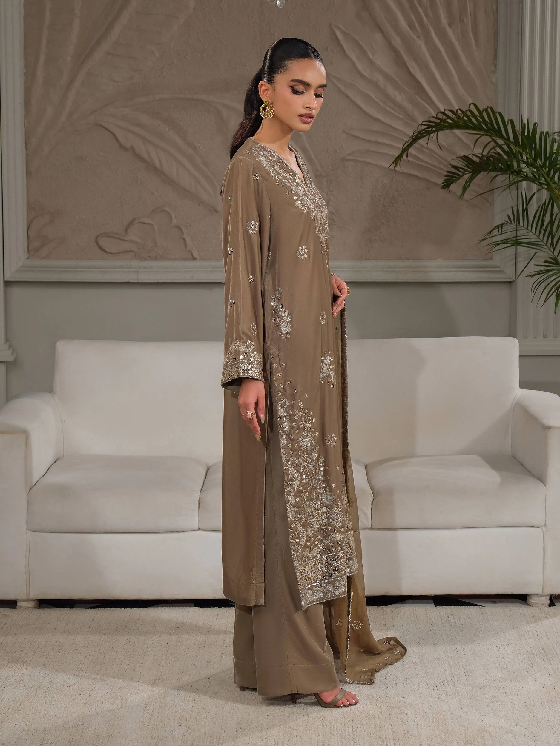 3 Piece Velvet Suit-Embroidered (Unstitched) - Image 3