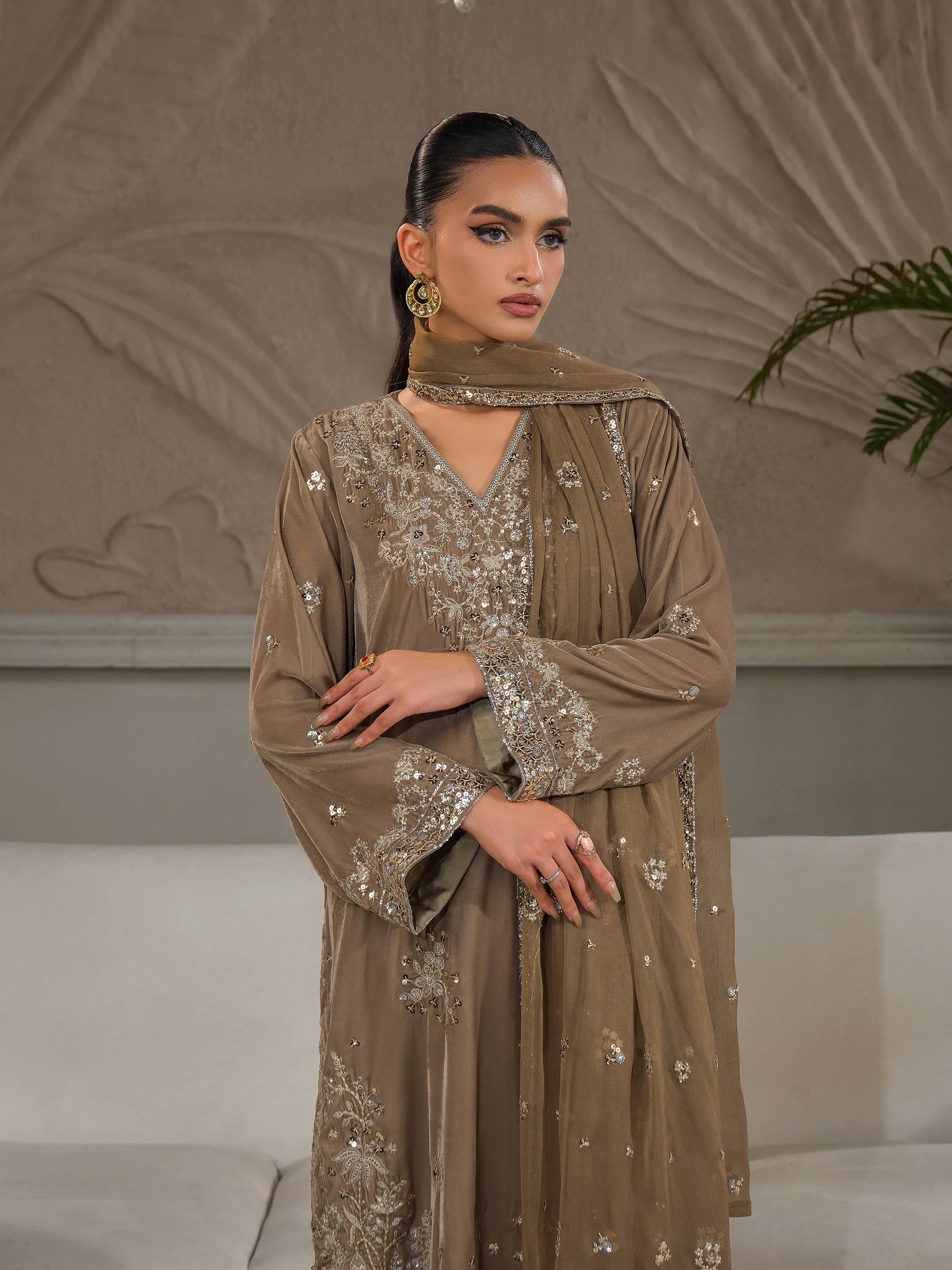 3 Piece Velvet Suit-Embroidered (Unstitched) - Image 5