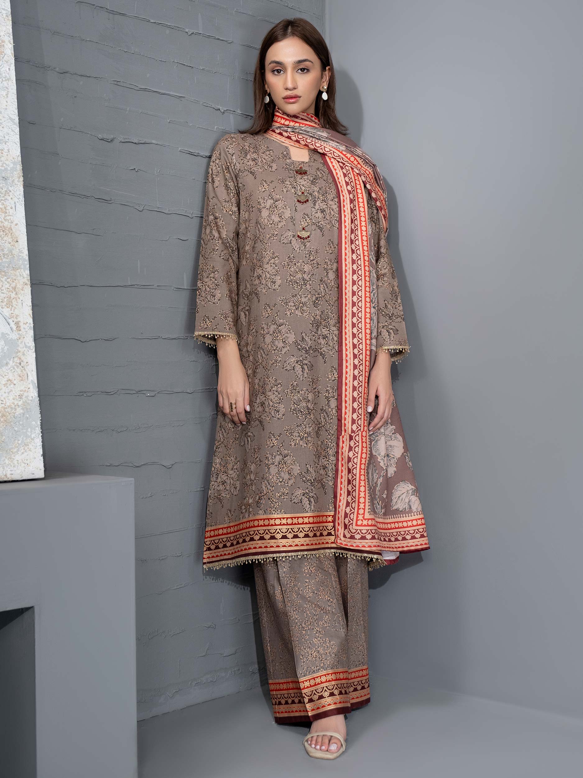 3 Piece Khaddar Suit-Paste Print (Unstitched) - Image 4