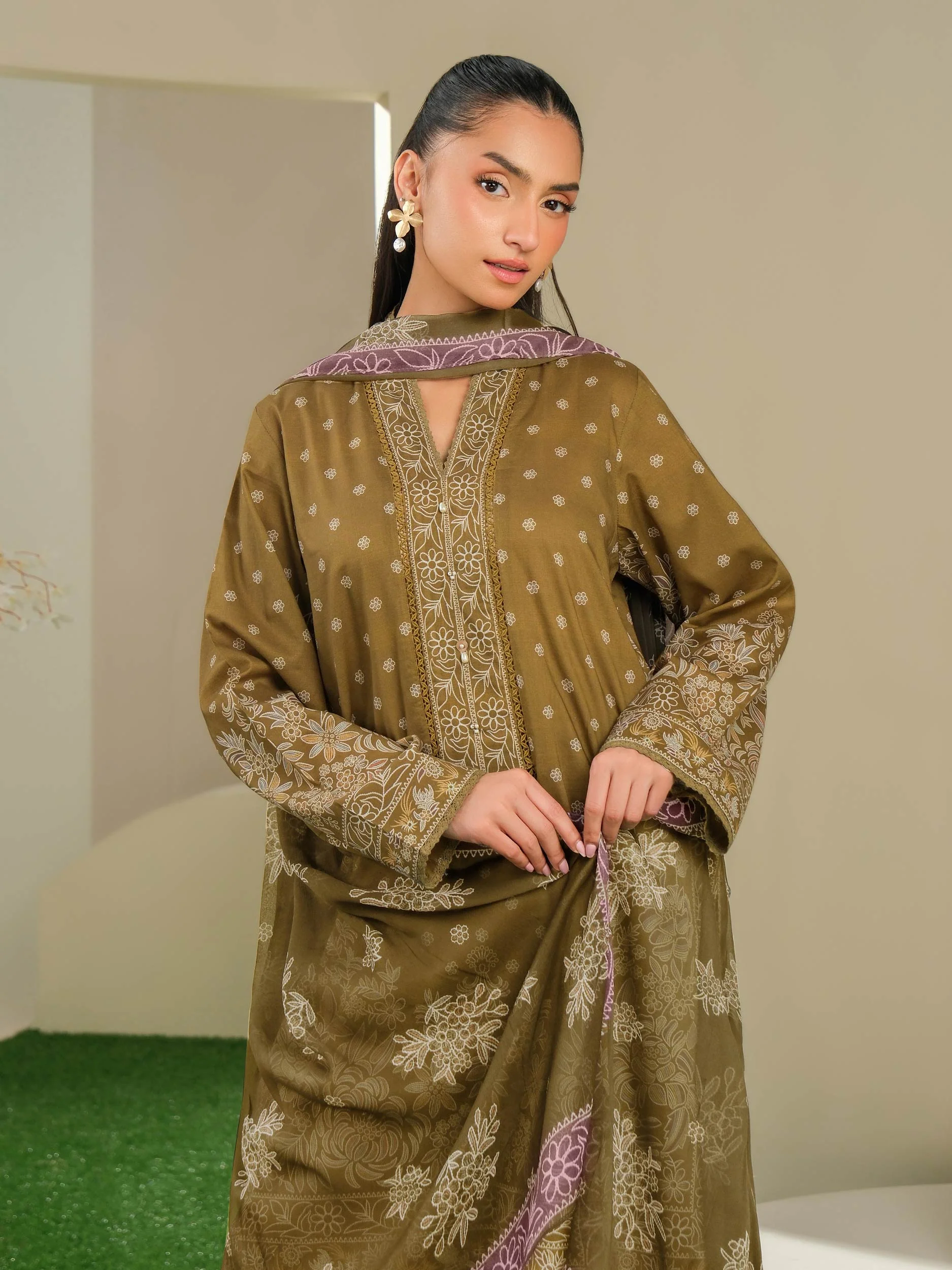 3 Piece Lawn Suit-Printed (Unstitched) - Image 2