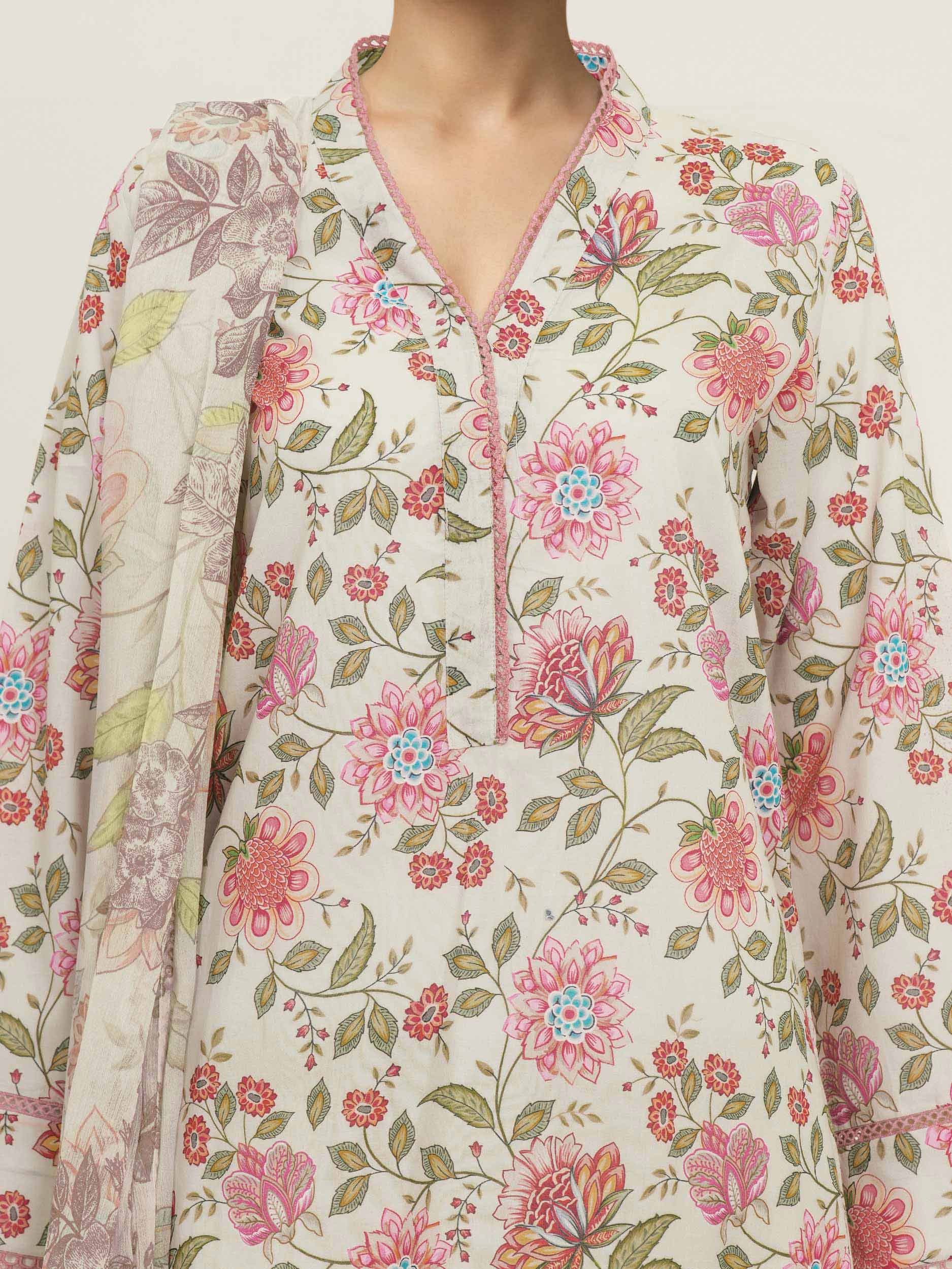3 Piece Lawn Suit (Unstitched) - Image 5