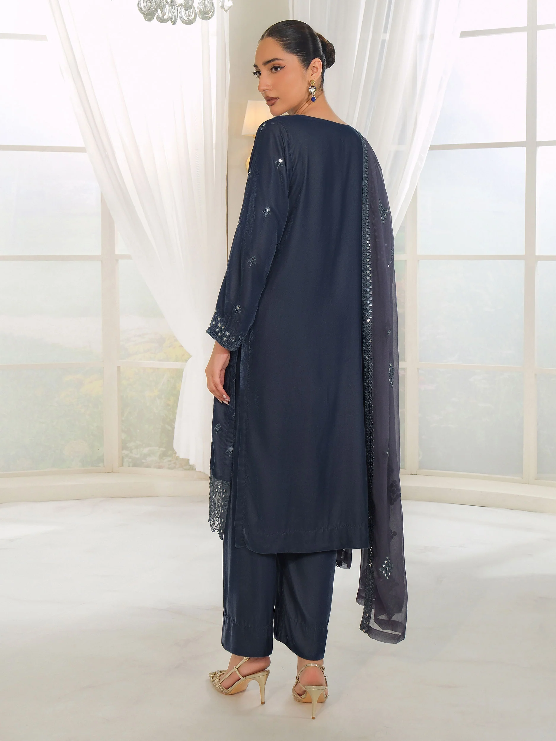 3 Piece Velvet Suit-Embroidered (Unstitched) - Image 5