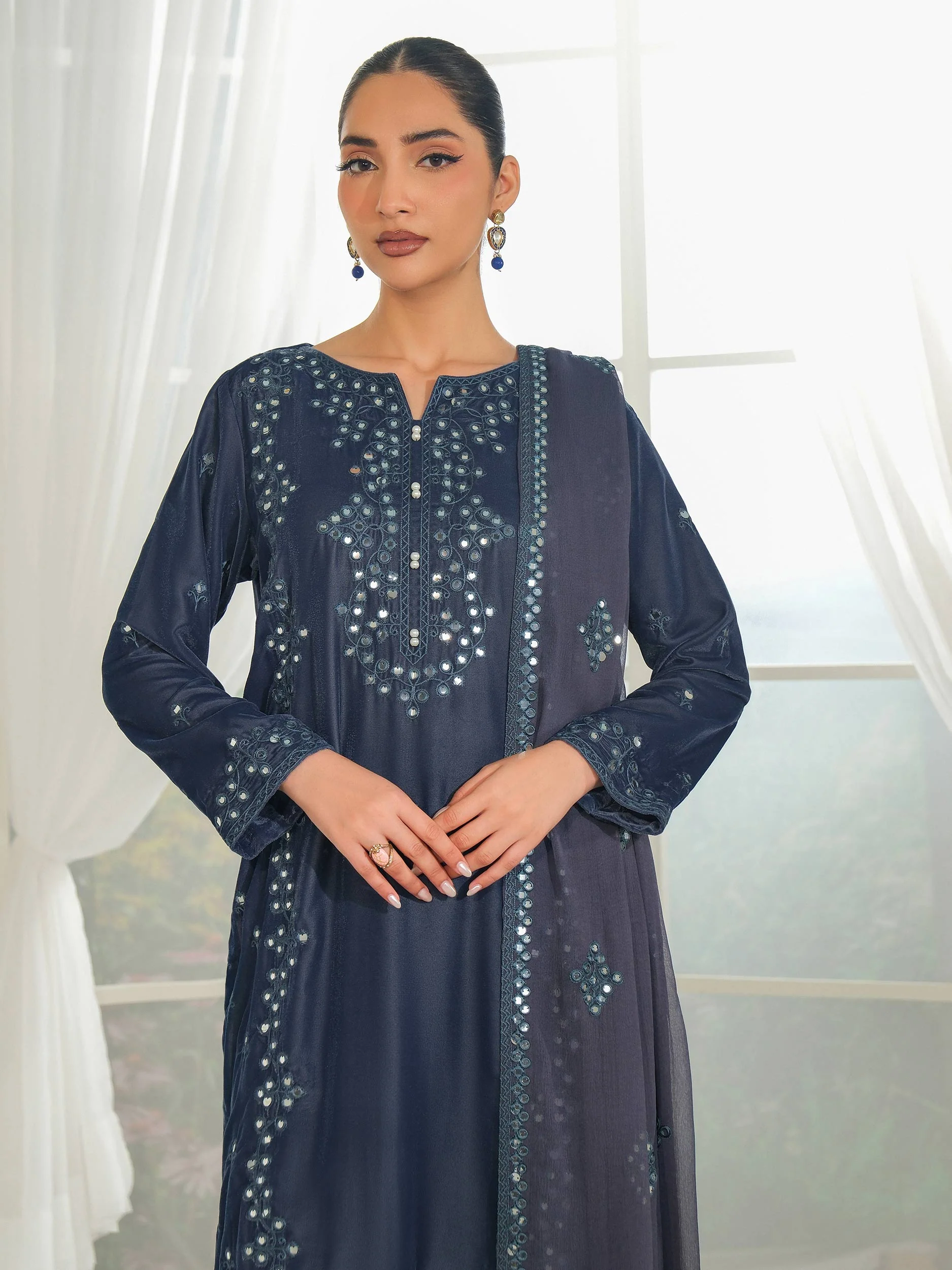 3 Piece Velvet Suit-Embroidered (Unstitched) - Image 7
