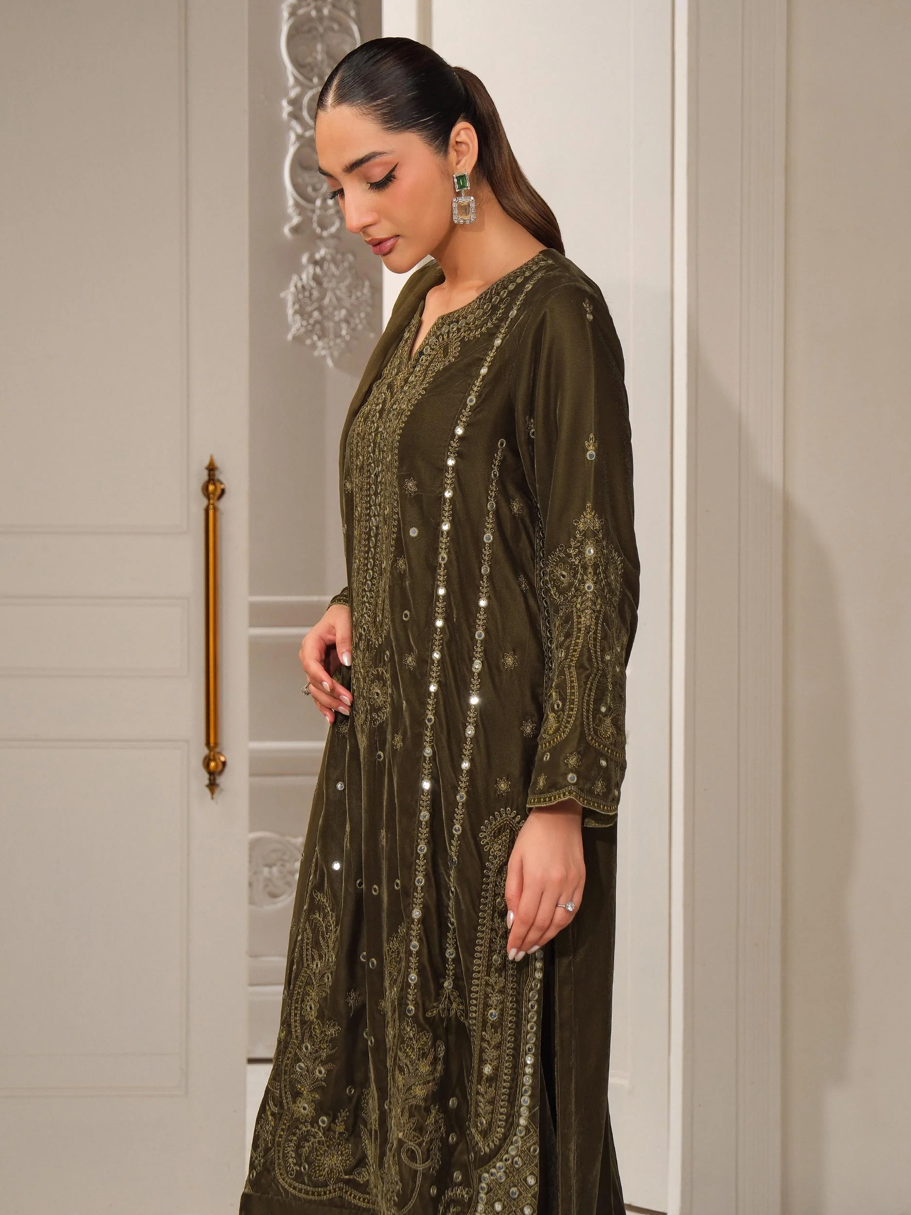 3 Piece Velvet Suit-Embroidered (Unstitched) - Image 4