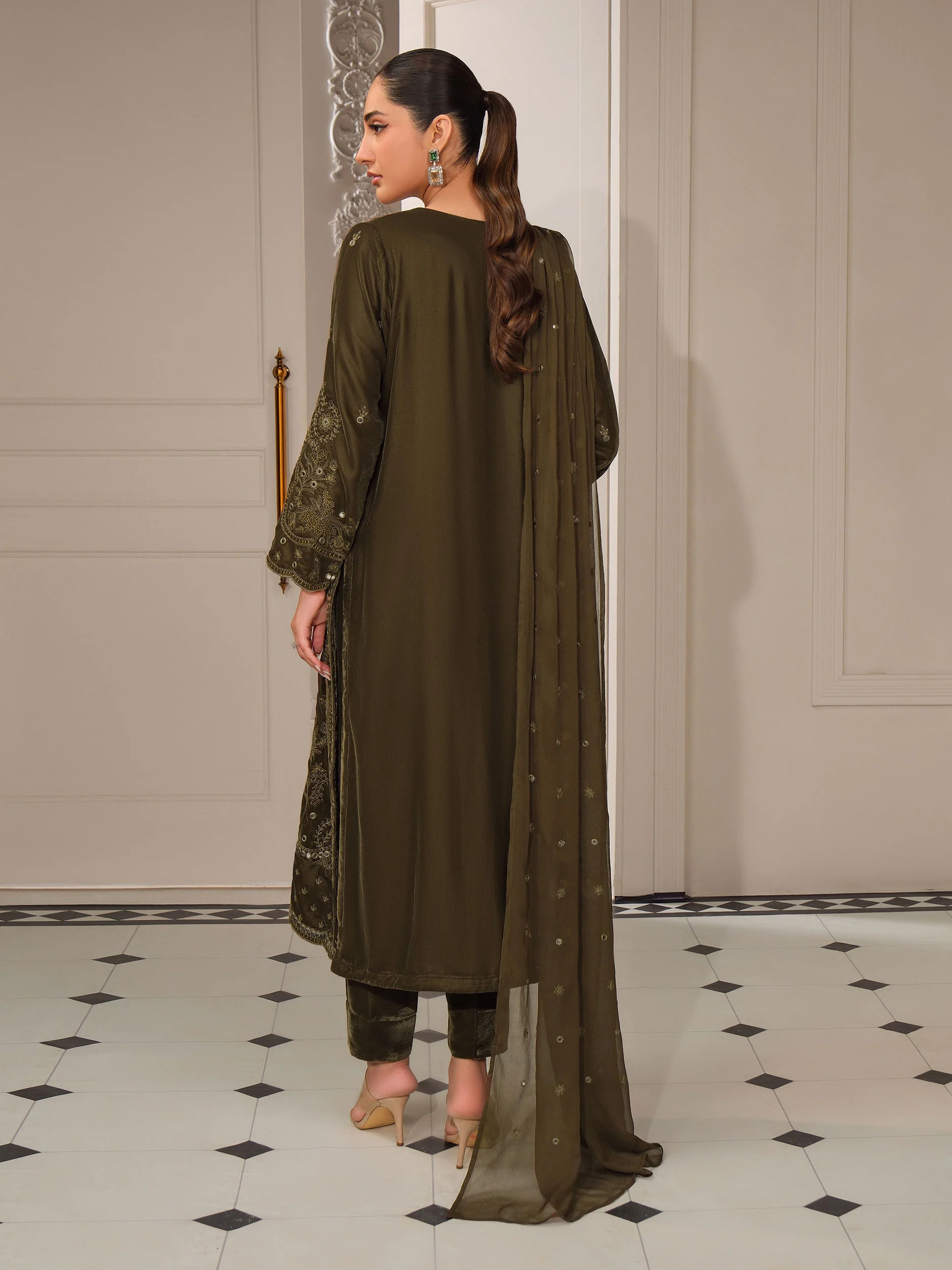 3 Piece Velvet Suit-Embroidered (Unstitched) - Image 5