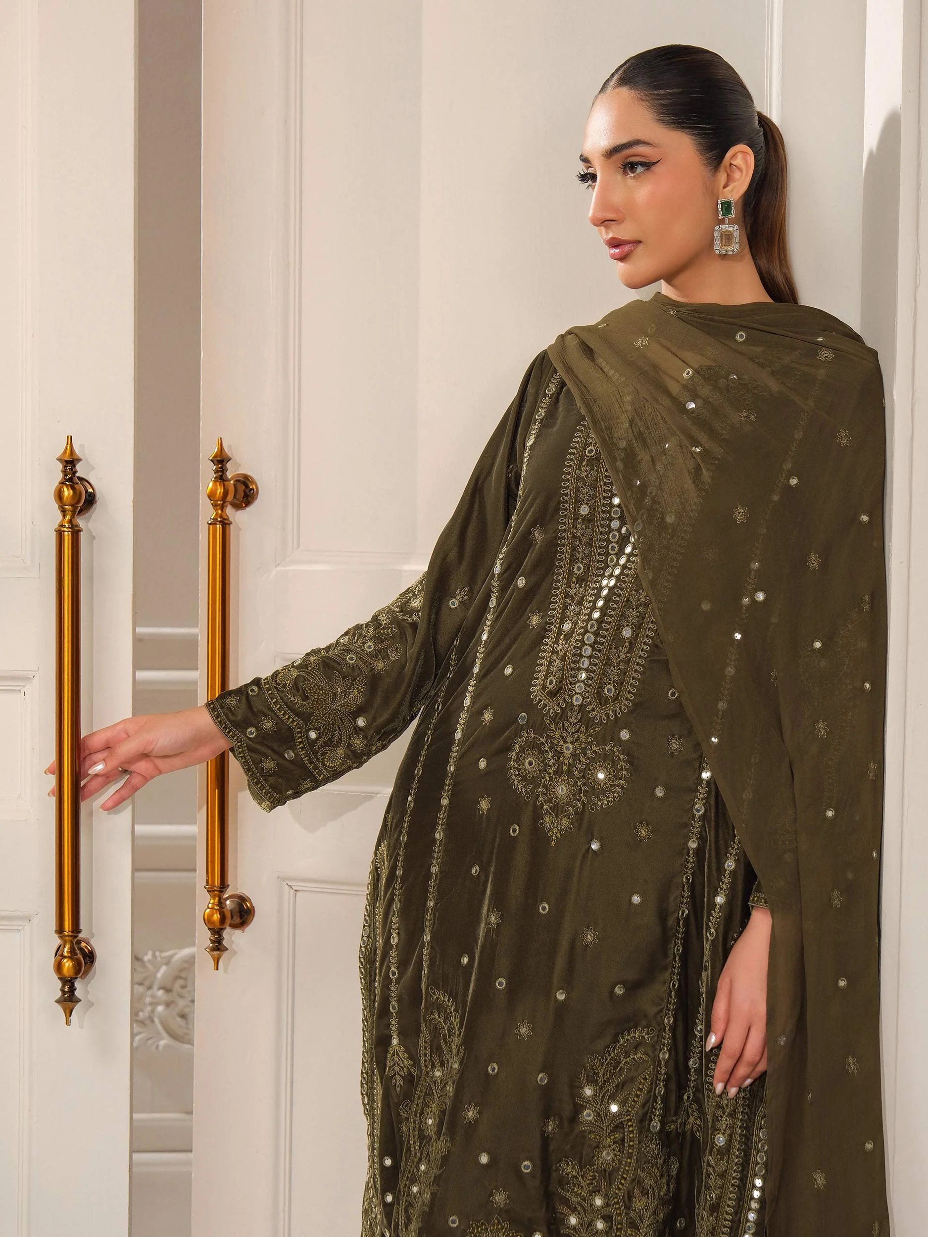 3 Piece Velvet Suit-Embroidered (Unstitched) - Image 7