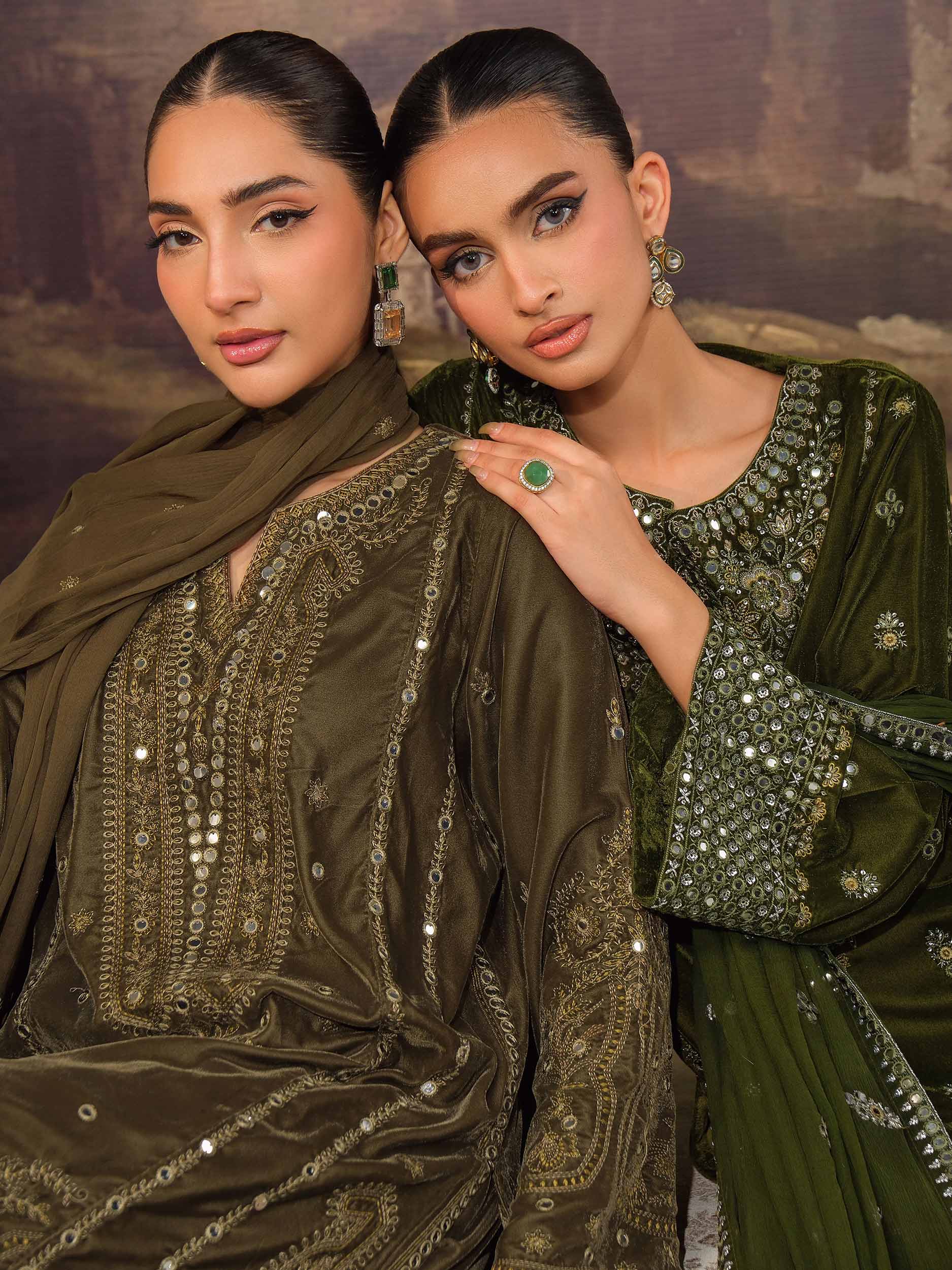 3 Piece Velvet Suit-Embroidered (Unstitched) - Image 9