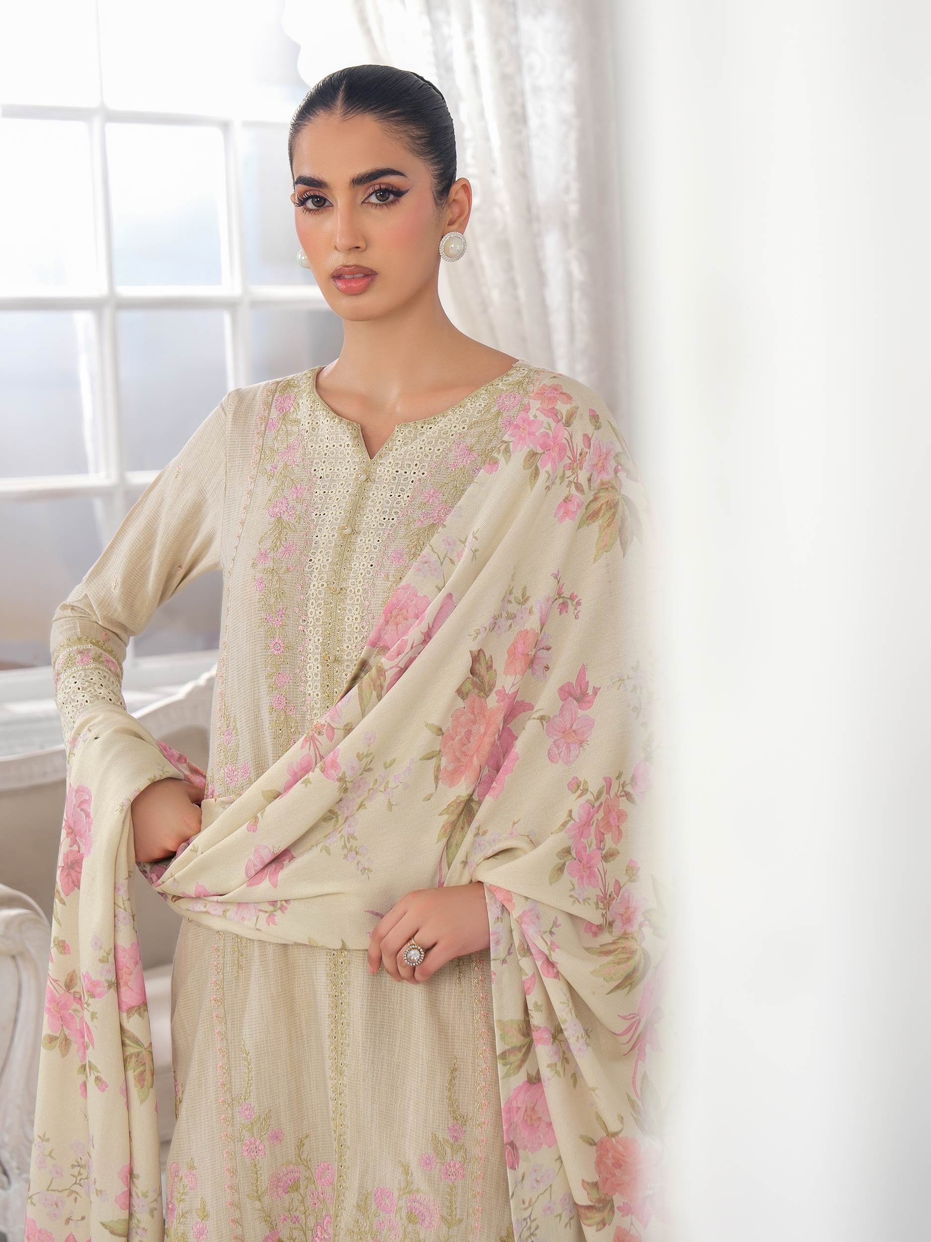 3 Piece Karandi Suit-Embroidered (Unstitched) - Image 6