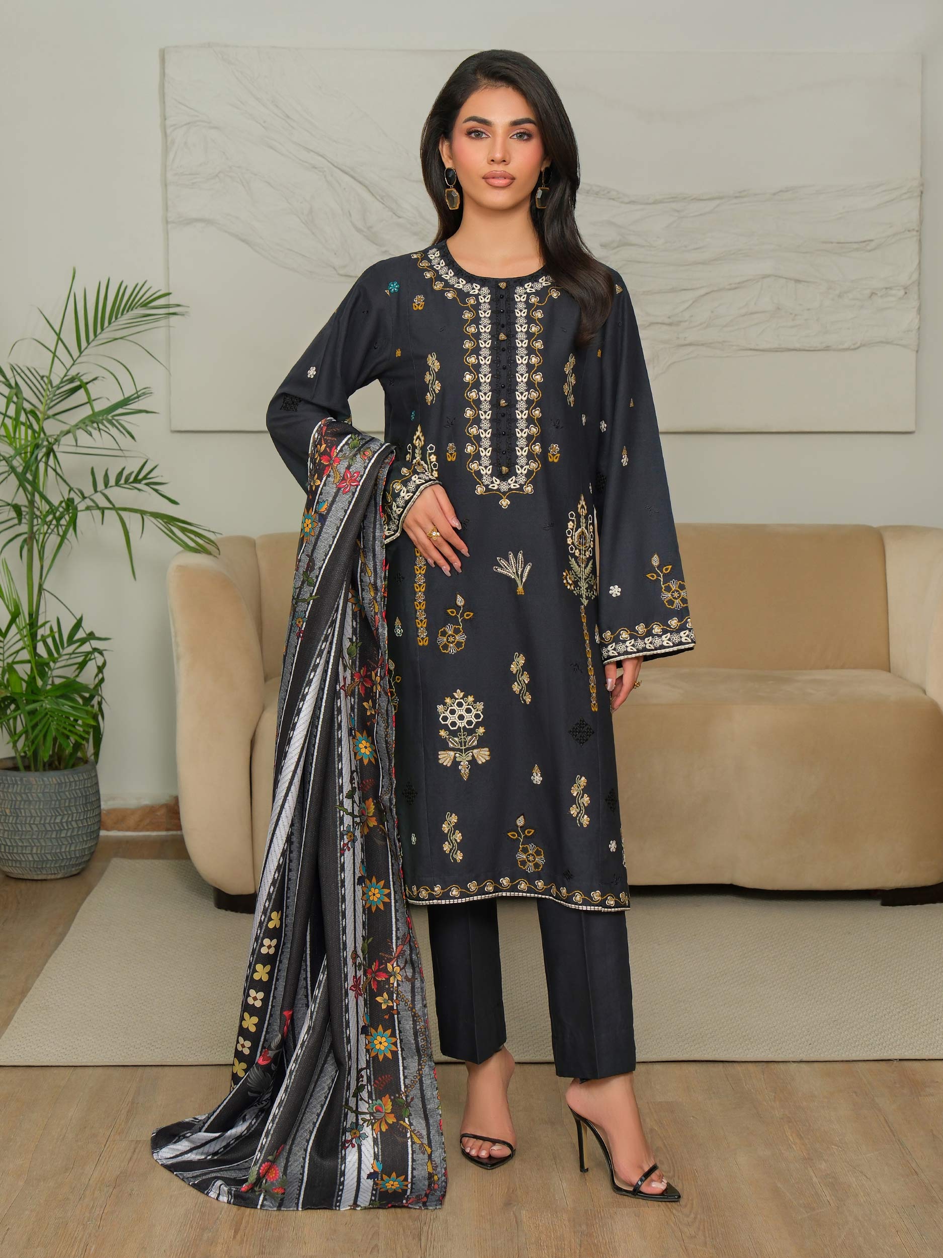 3 Piece Khaddar Suit-Embroidered (Unstitched) - Image 5