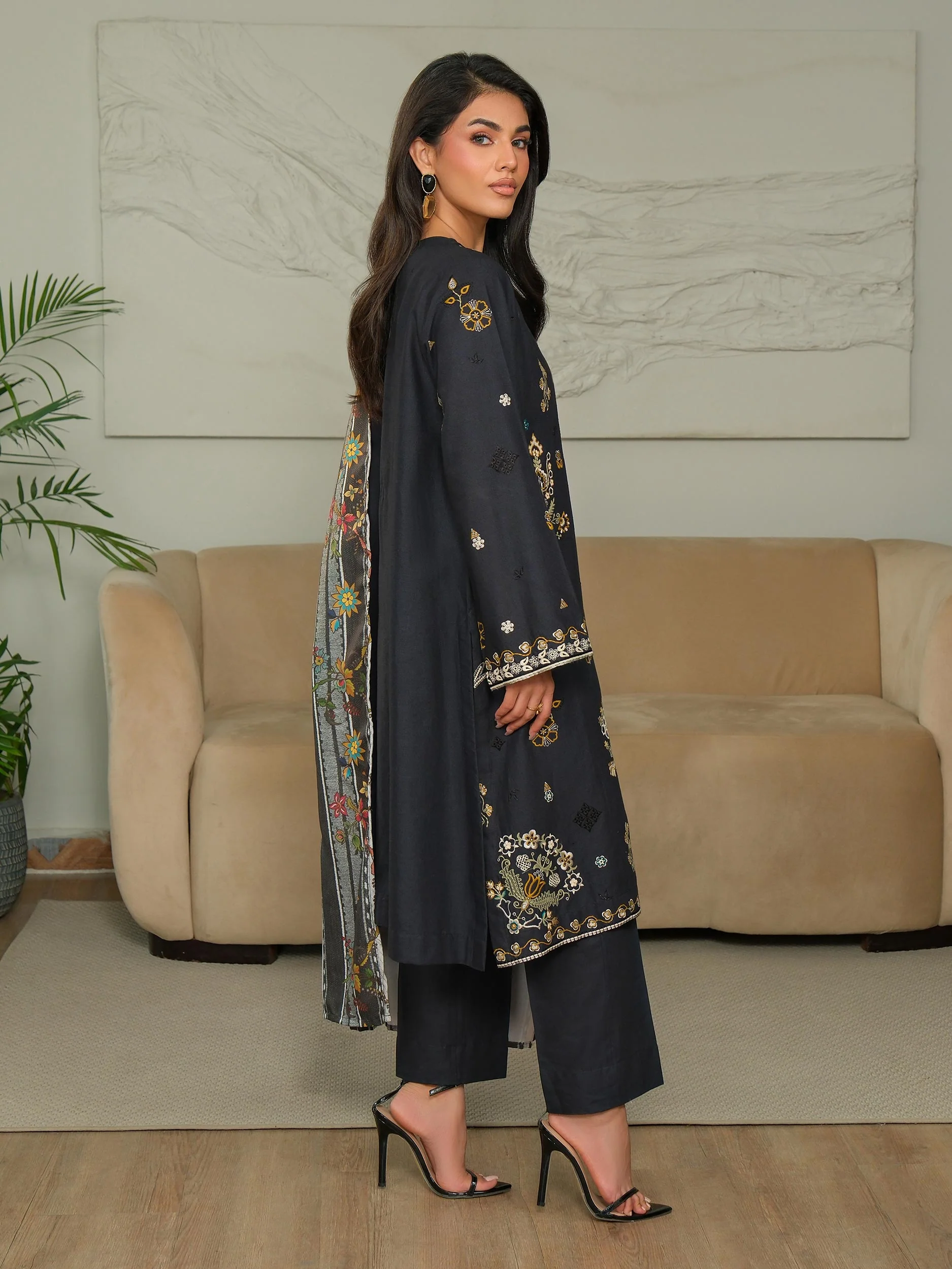 3 Piece Khaddar Suit-Embroidered (Unstitched) - Image 6