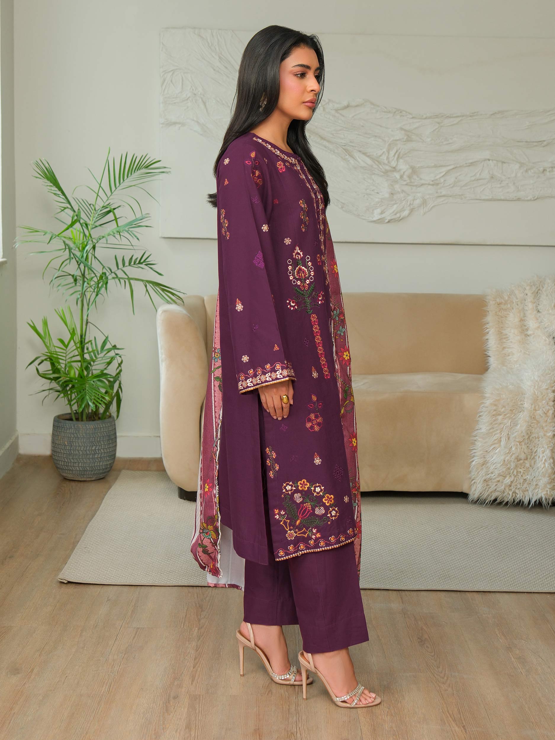 3 Piece Khaddar Suit-Embroidered (Unstitched) - Image 4