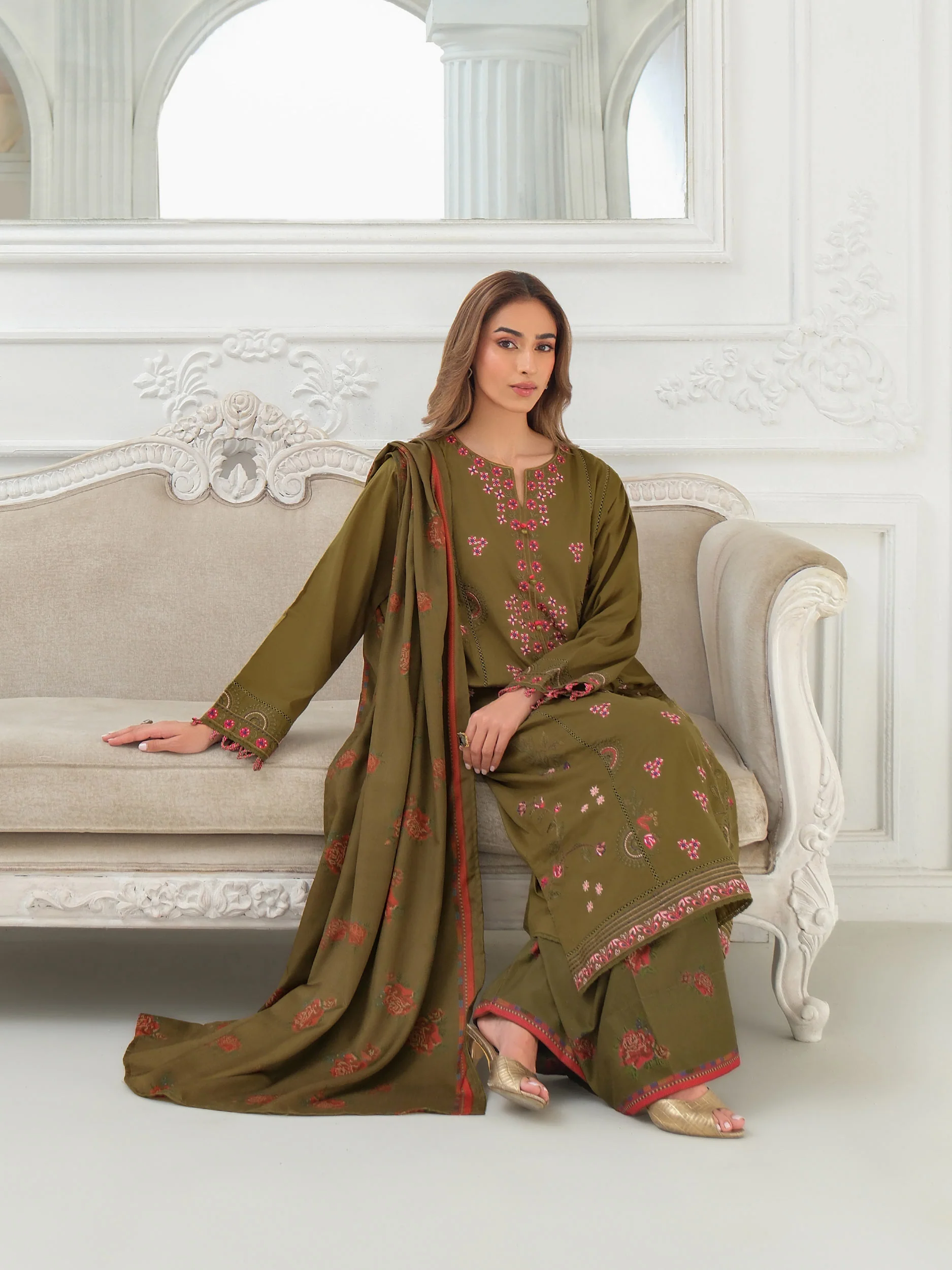 3 Piece Khaddar Suit-Embroidered (Unstitched) - Image 9