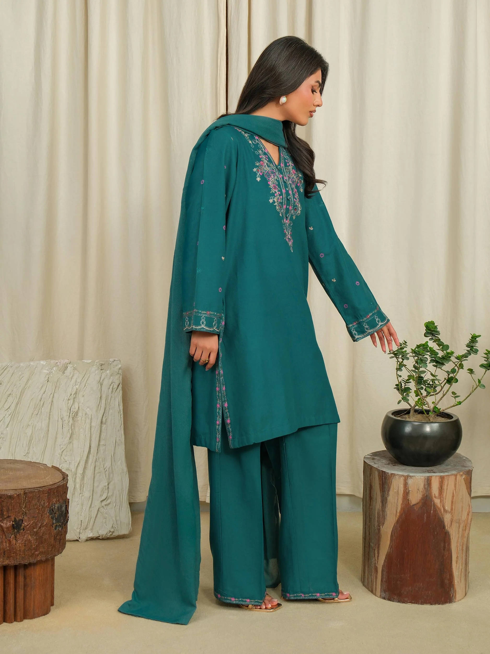 3 Piece Khaddar Suit-Embroidered (Unstitched) - Image 4
