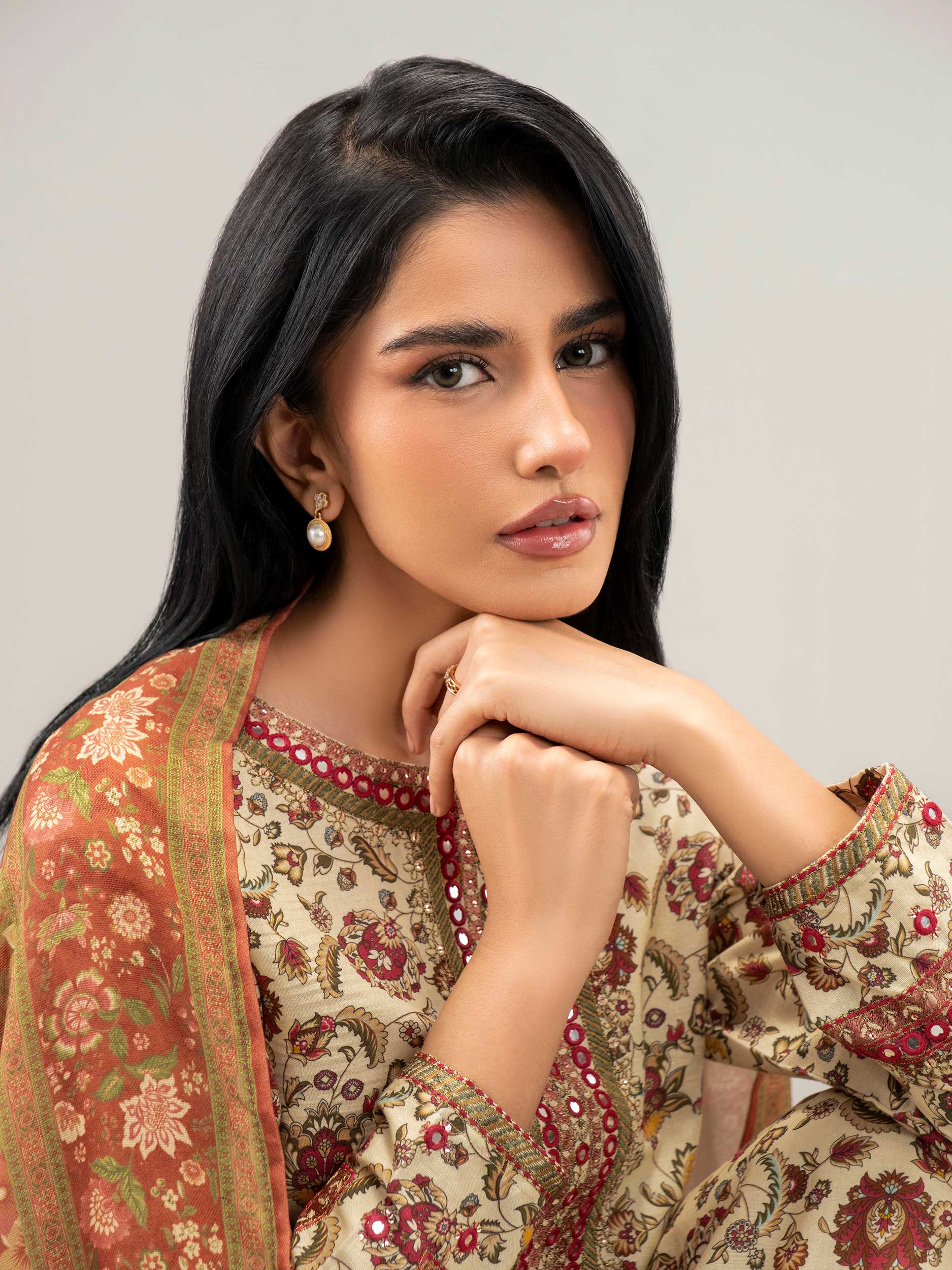 3 Piece Khaddar Suit-Embroidered (Unstitched) - Image 6