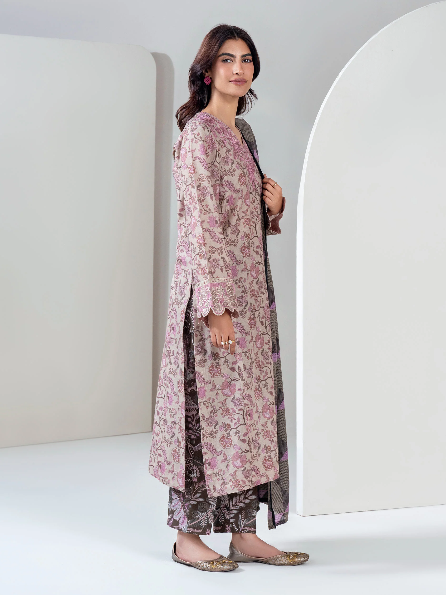 3 Piece Khaddar Suit-Embroidered (Unstitched) - Image 2