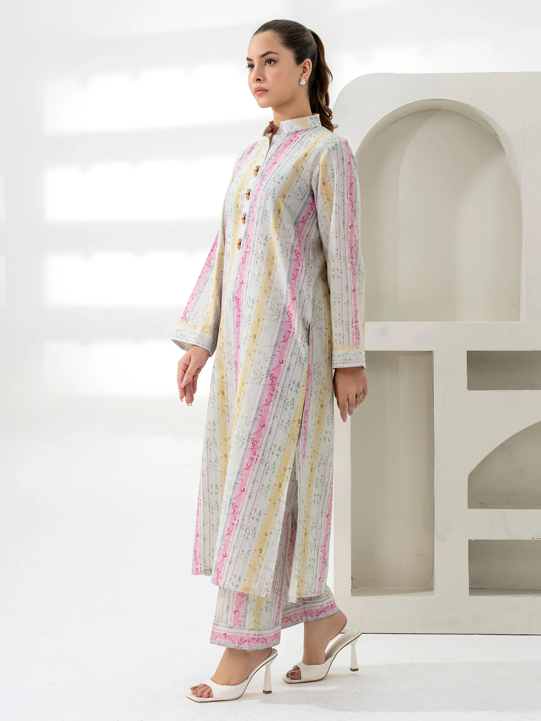Khaddar Shirt-Printed (Unstitched) - Image 4