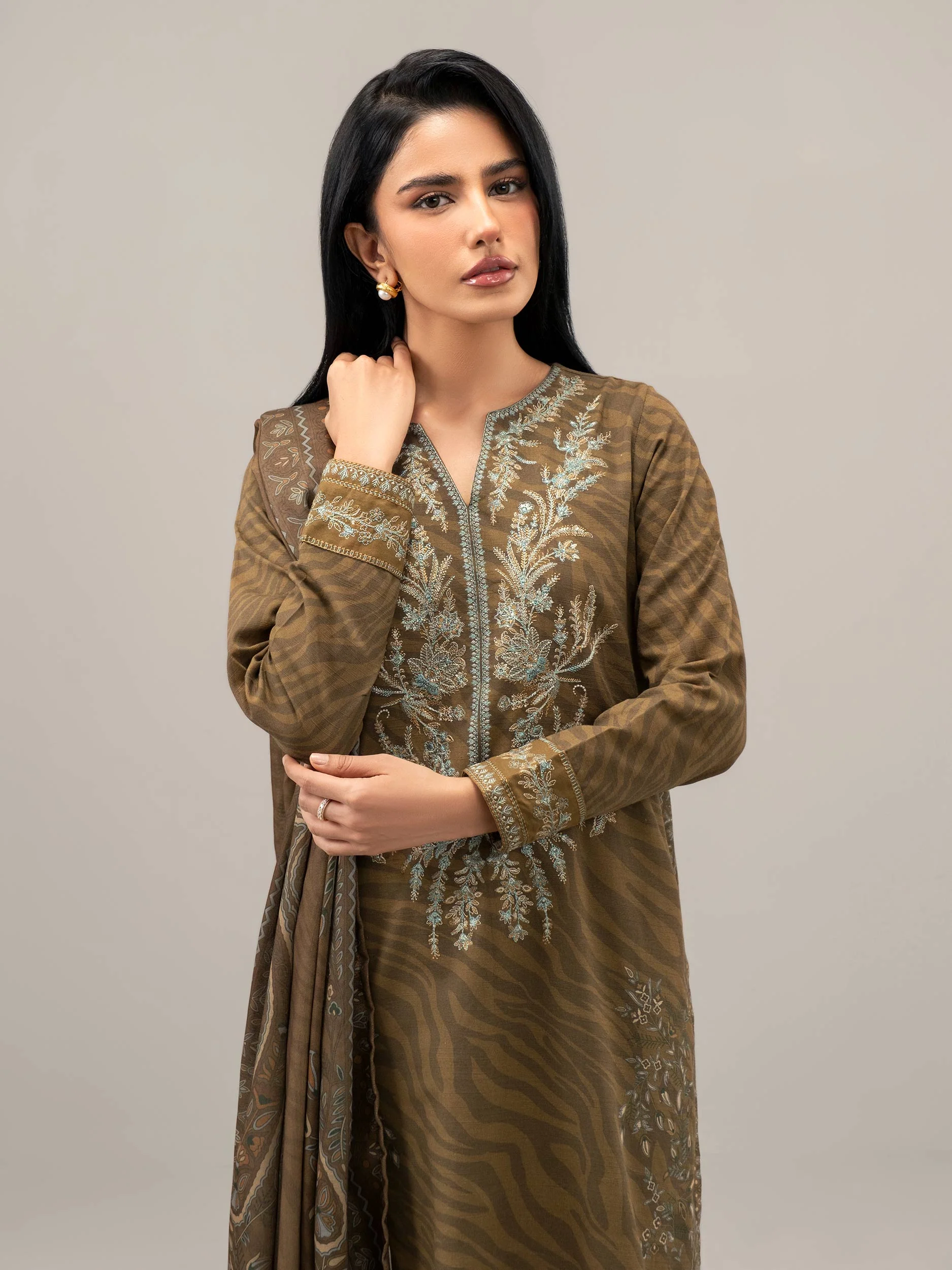 3 Piece Slub Khaddar Suit-Embroidered (Unstitched) - Image 2
