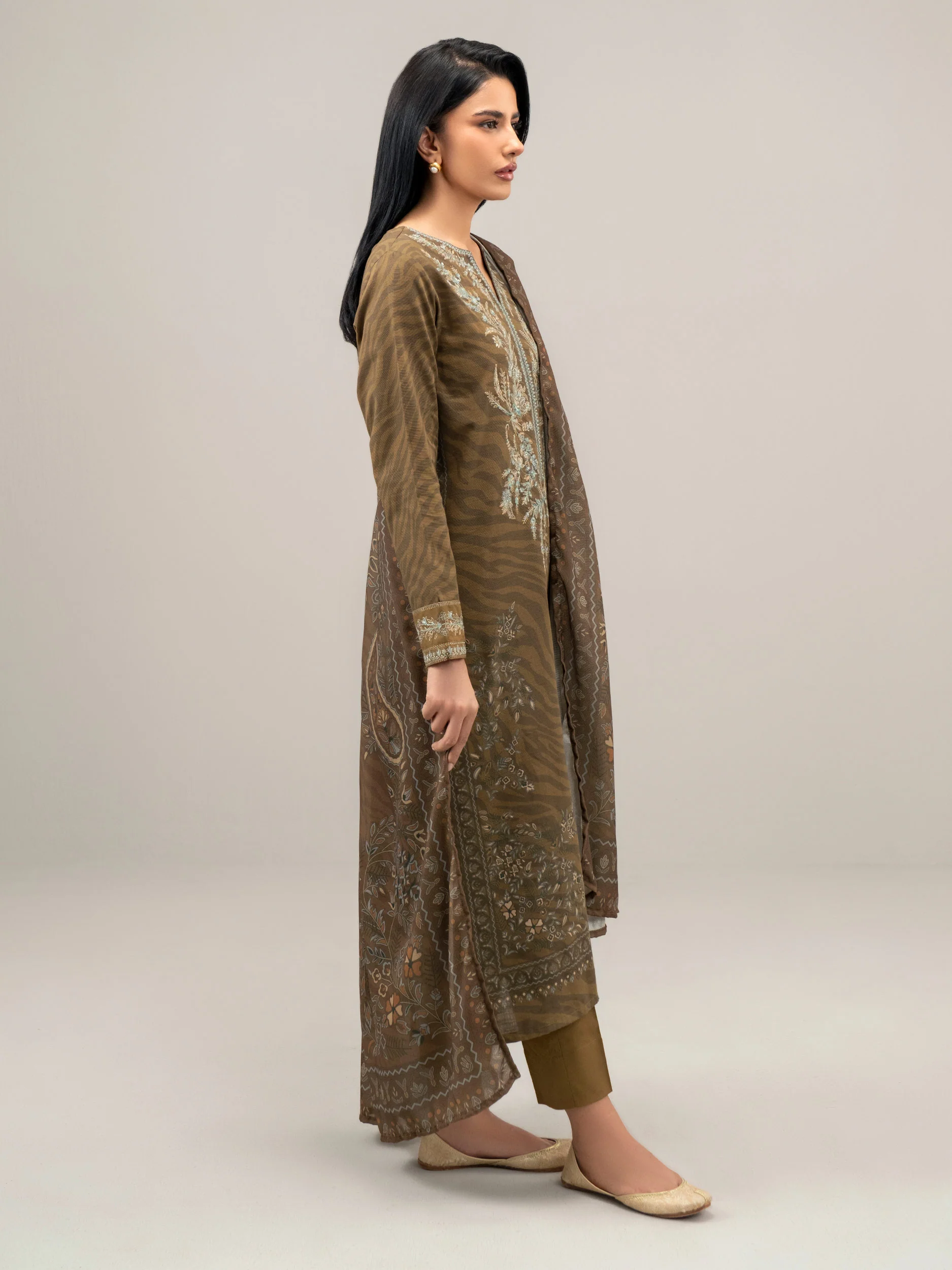 3 Piece Slub Khaddar Suit-Embroidered (Unstitched) - Image 3