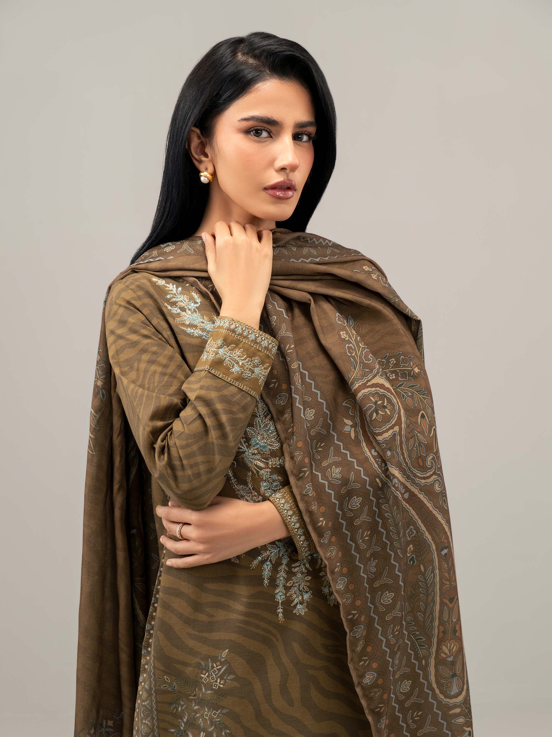 3 Piece Slub Khaddar Suit-Embroidered (Unstitched) - Image 5