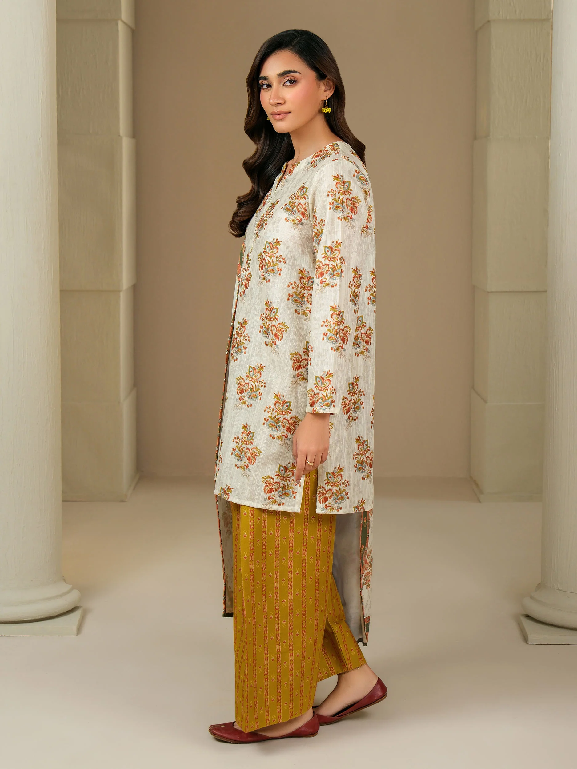 3 Piece Khaddar Suit-Paste Print (Unstitched) - Image 3