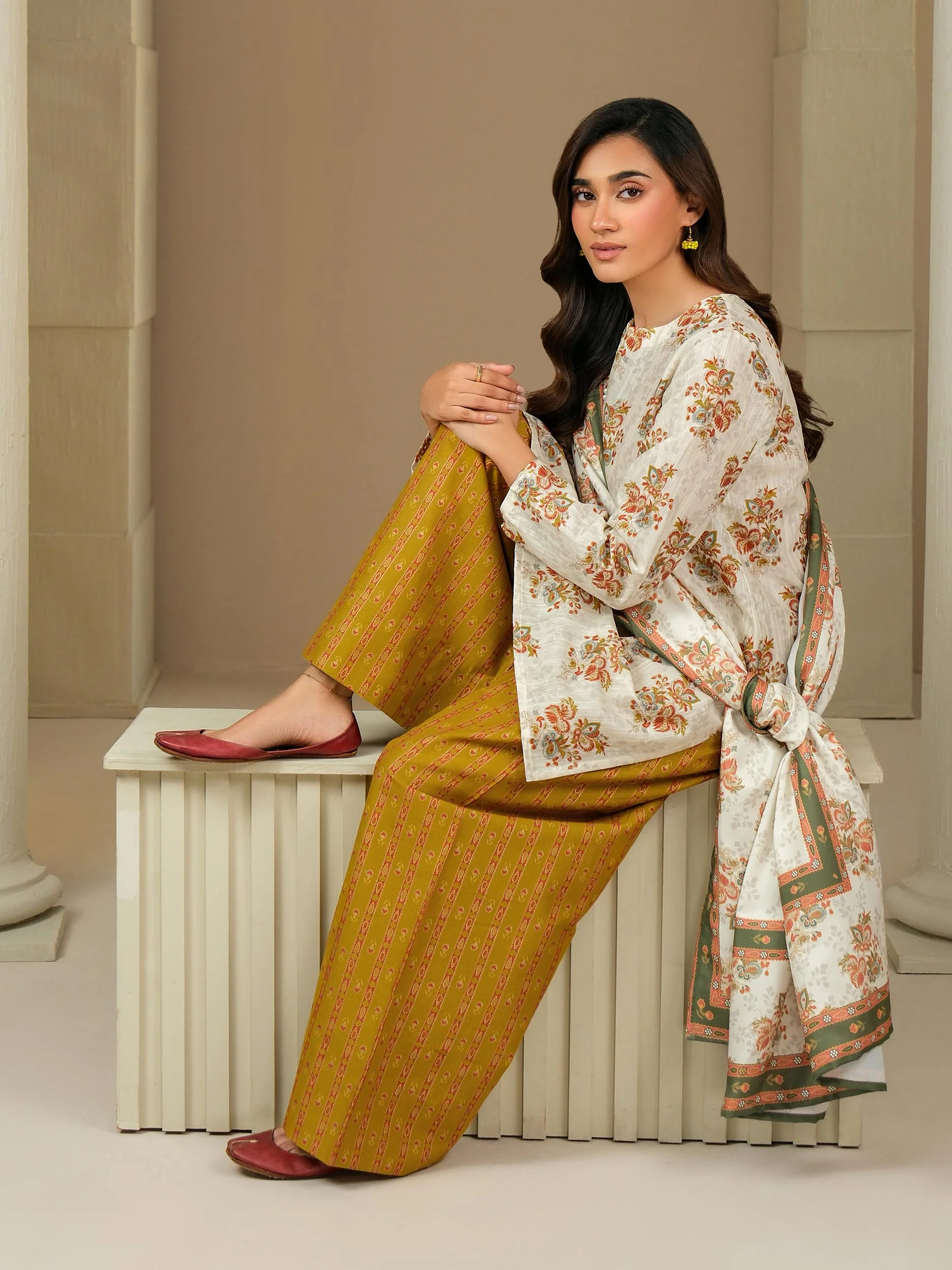 3 Piece Khaddar Suit-Paste Print (Unstitched) - Image 5