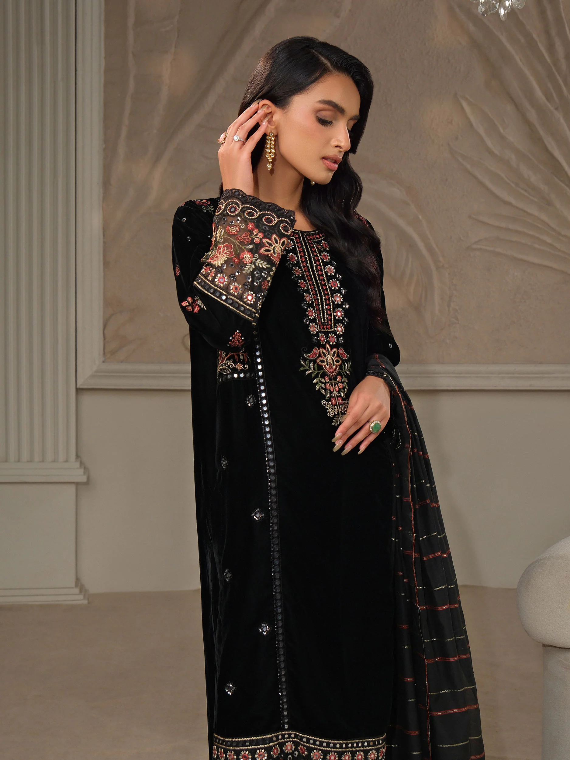 3 Piece Velvet Suit-Embroidered (Unstitched) - Image 5
