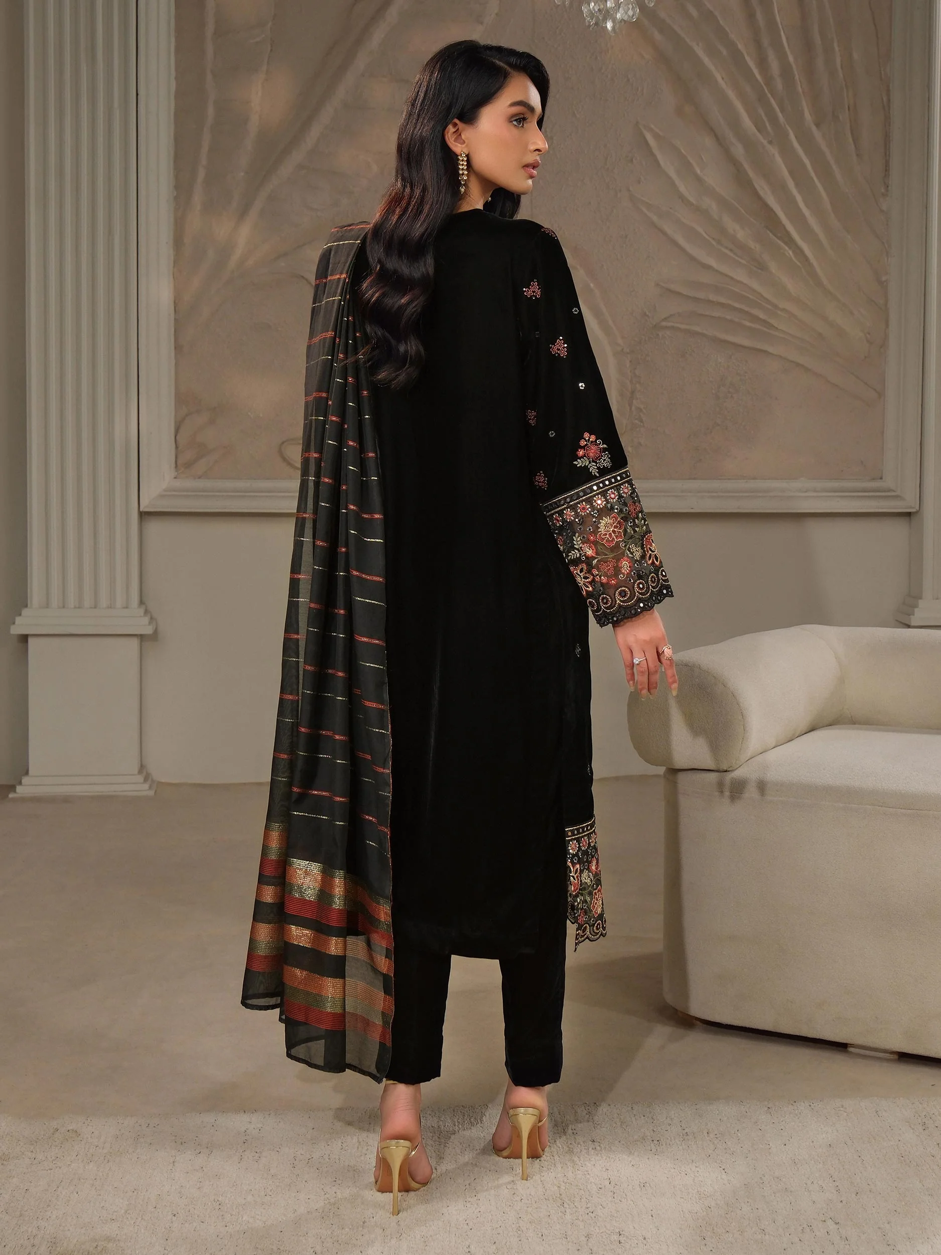 3 Piece Velvet Suit-Embroidered (Unstitched) - Image 6