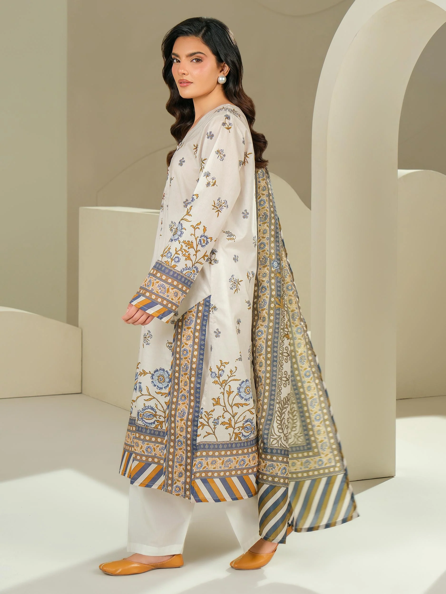 2 Piece Lawn Suit-Printed (Unstitched) - Image 3