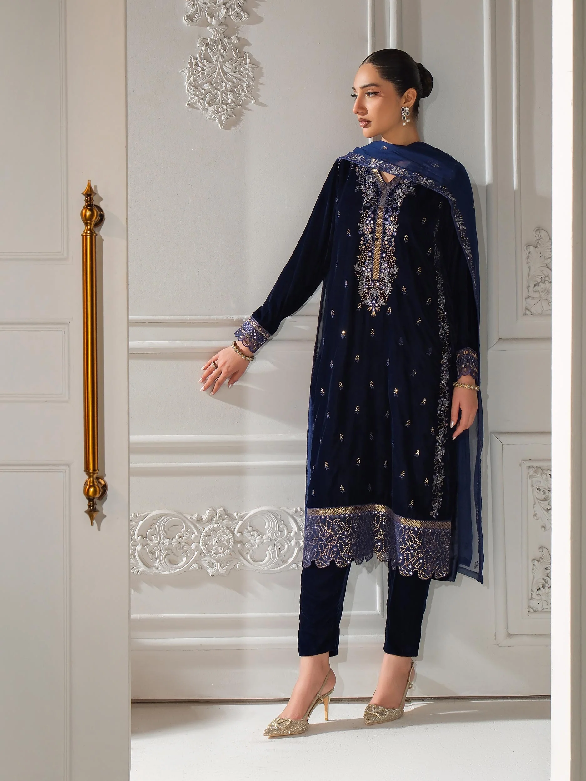 3 Piece Velvet Suit-Embroidered (Unstitched) - Image 3