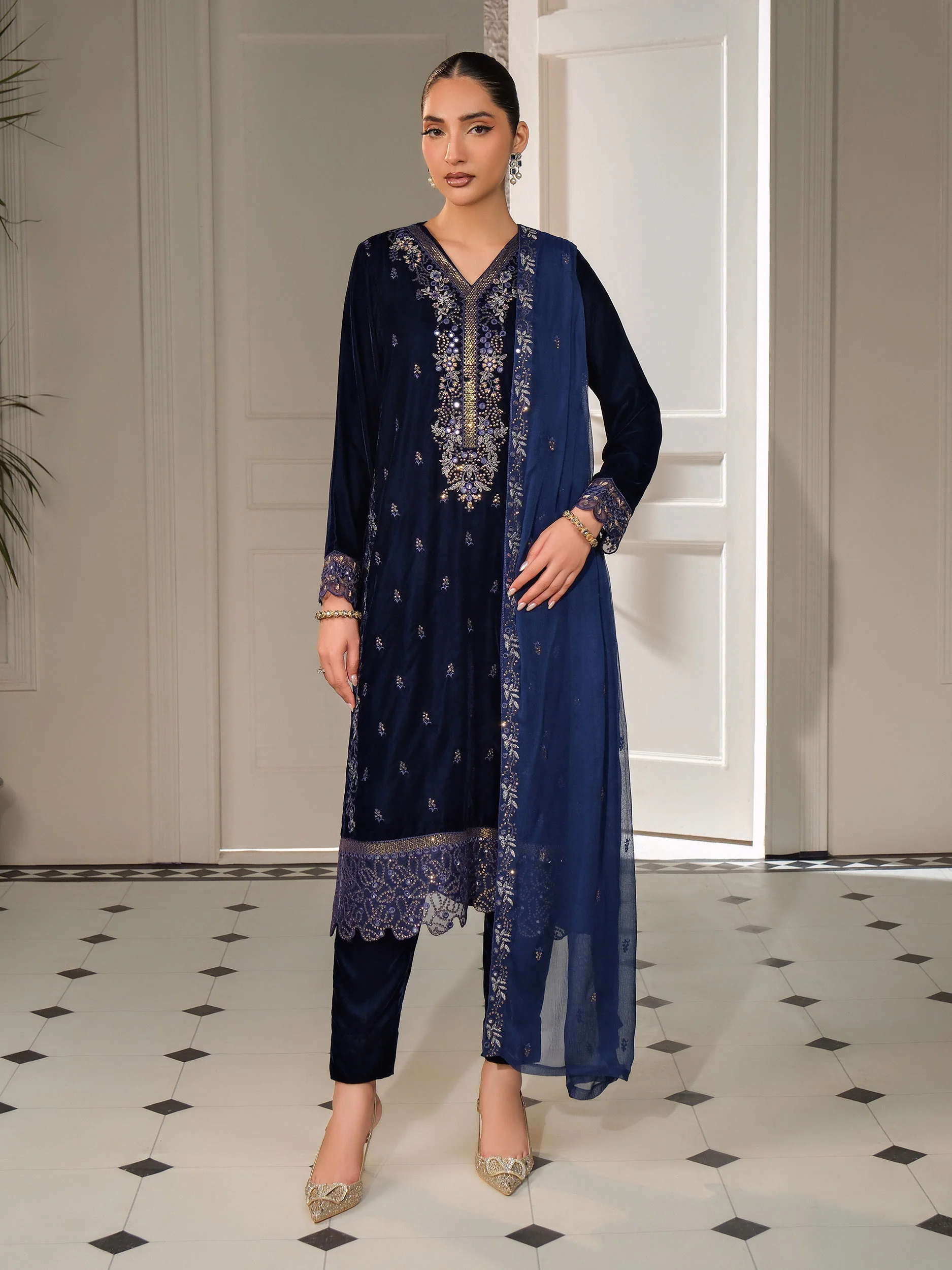 3 Piece Velvet Suit-Embroidered (Unstitched) - Image 4