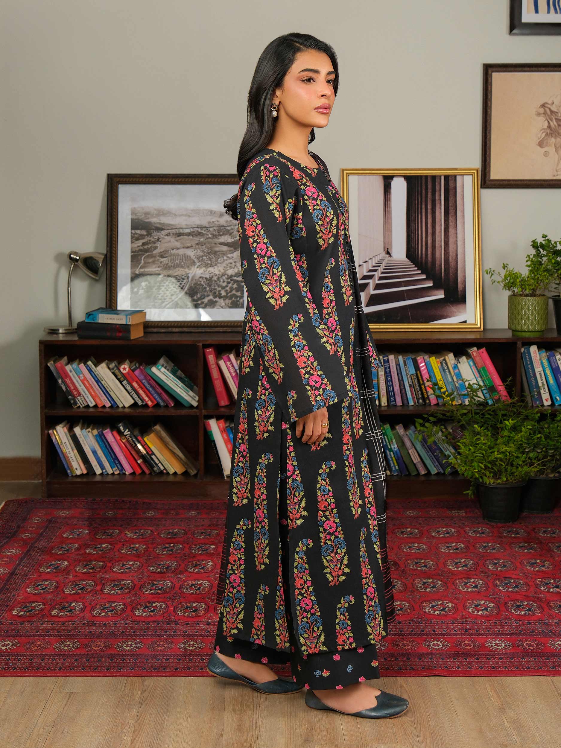 3 Piece Khaddar Suit-Paste Print (Unstitched) - Image 3