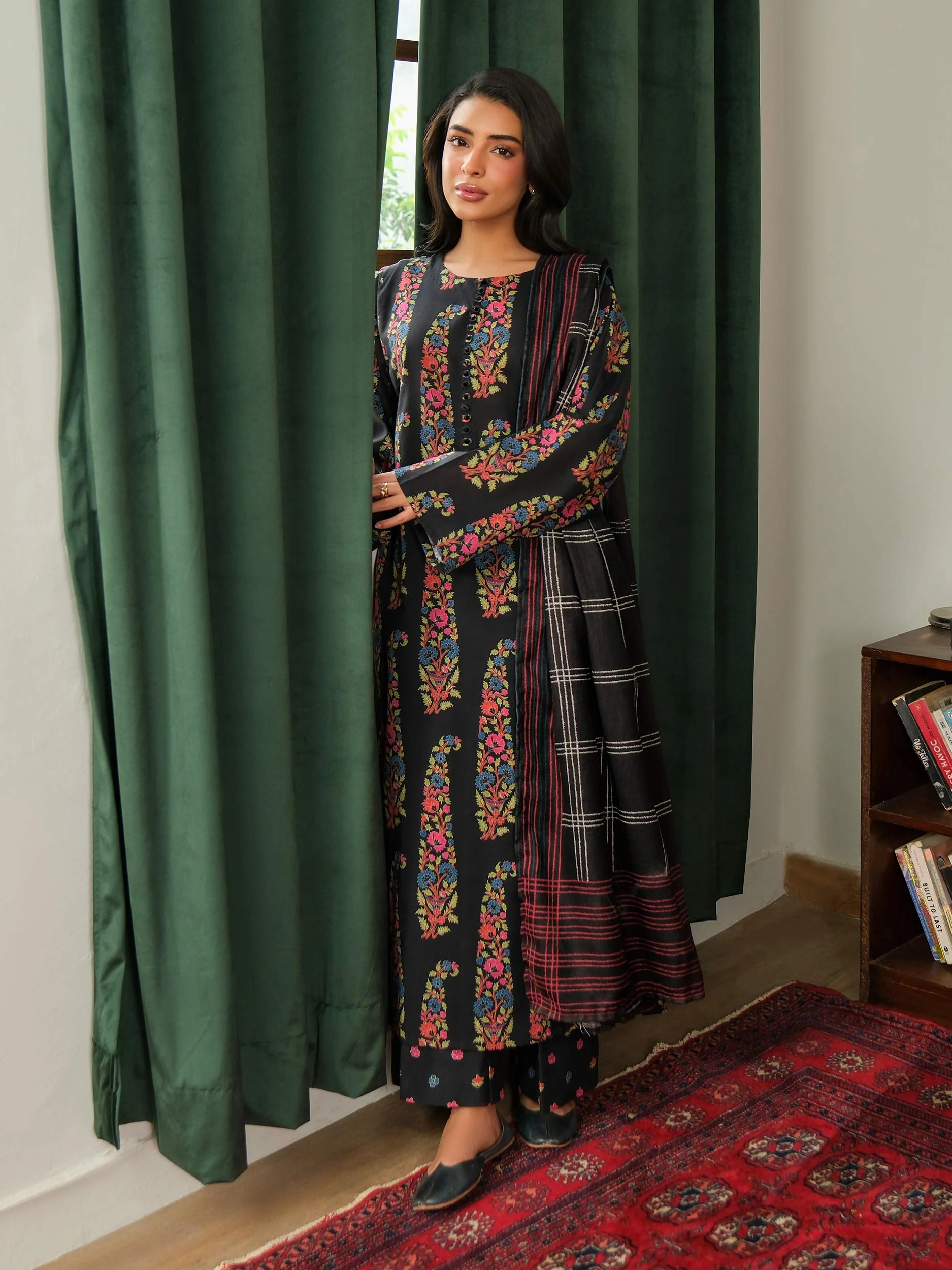 3 Piece Khaddar Suit-Paste Print (Unstitched) - Image 4