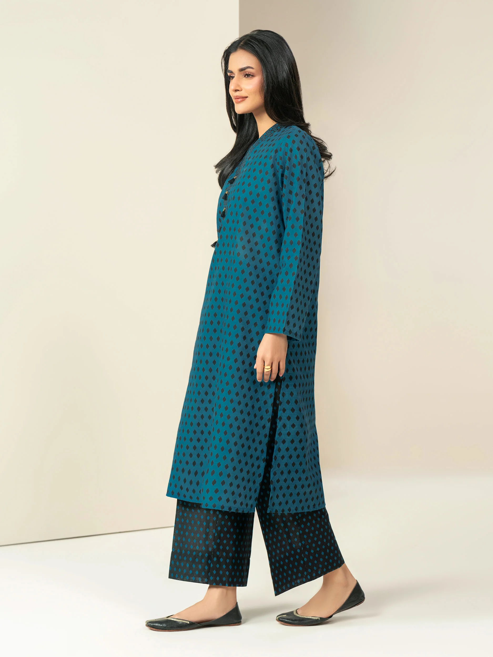 2 Piece Slub Khaddar Suit-Printed (Unstitched) - Image 2
