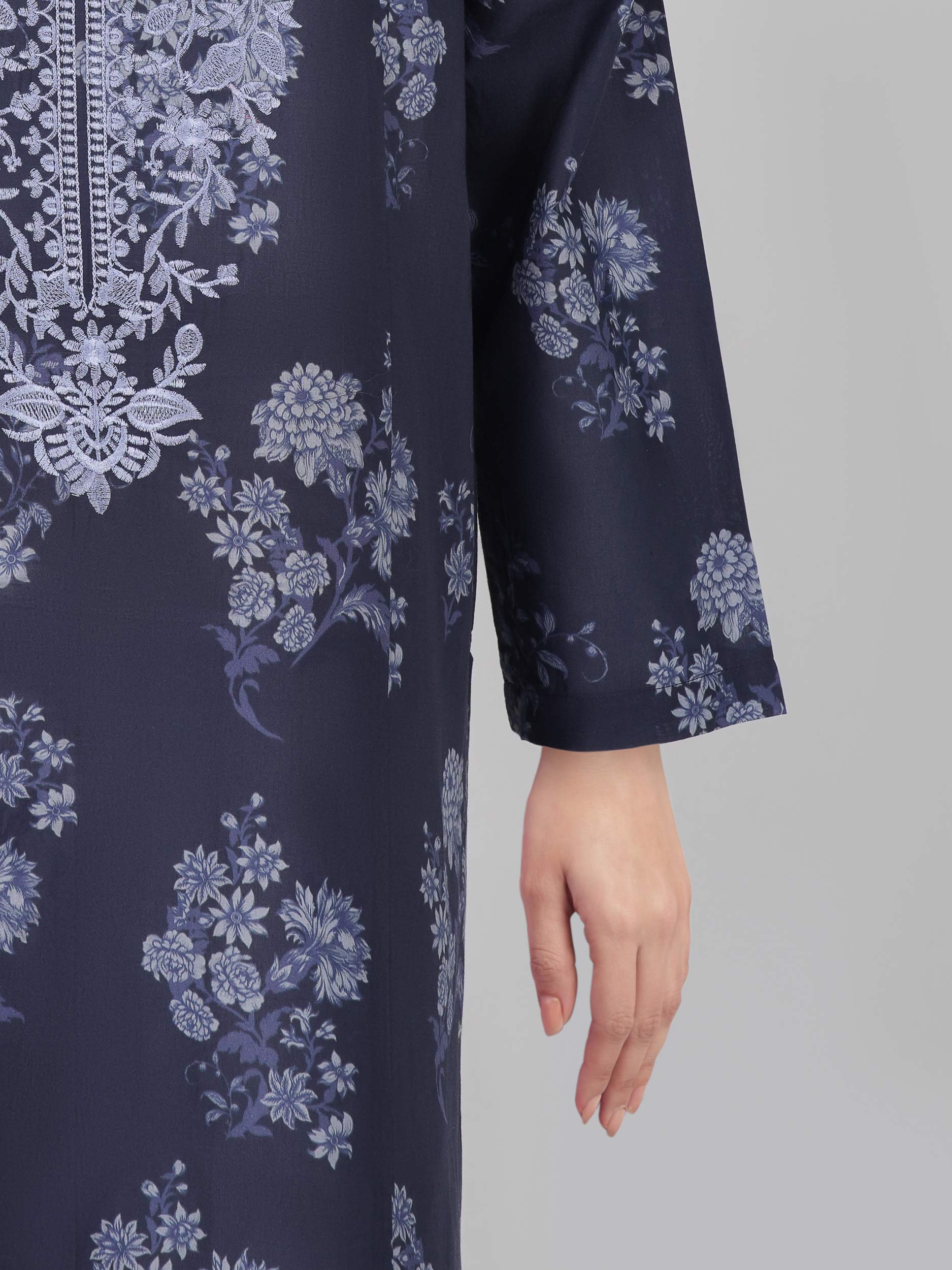 3 Piece Lawn Suit- Embroidered (Unstitched) - Image 5