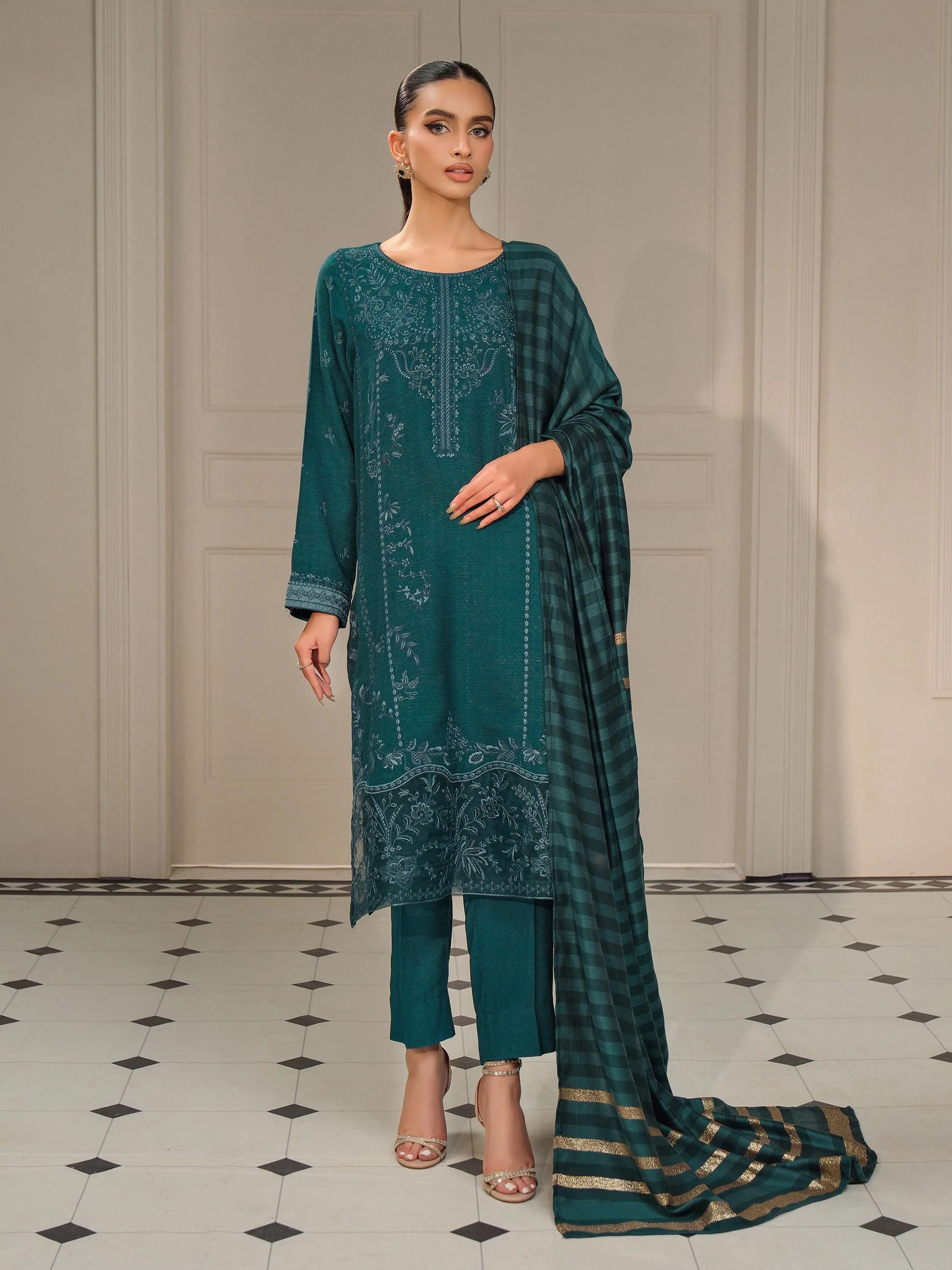 3 Piece Karandi Suit-Embroidered (Unstitched) - Image 3