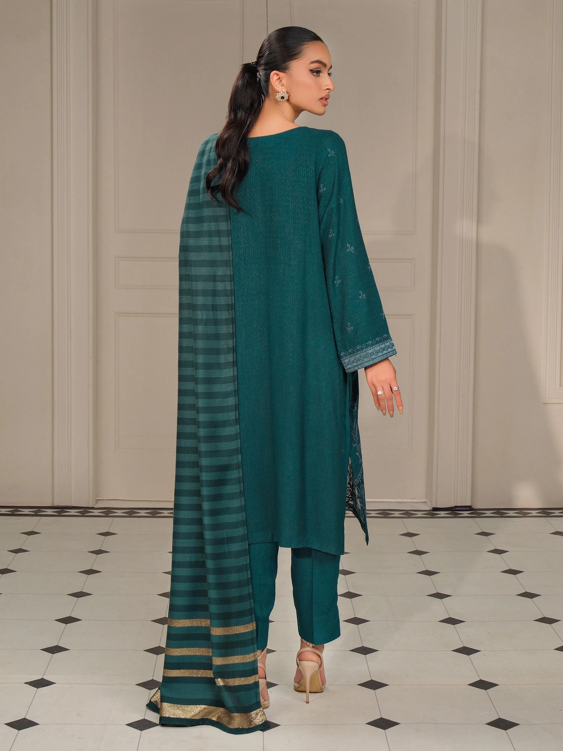 3 Piece Karandi Suit-Embroidered (Unstitched) - Image 4