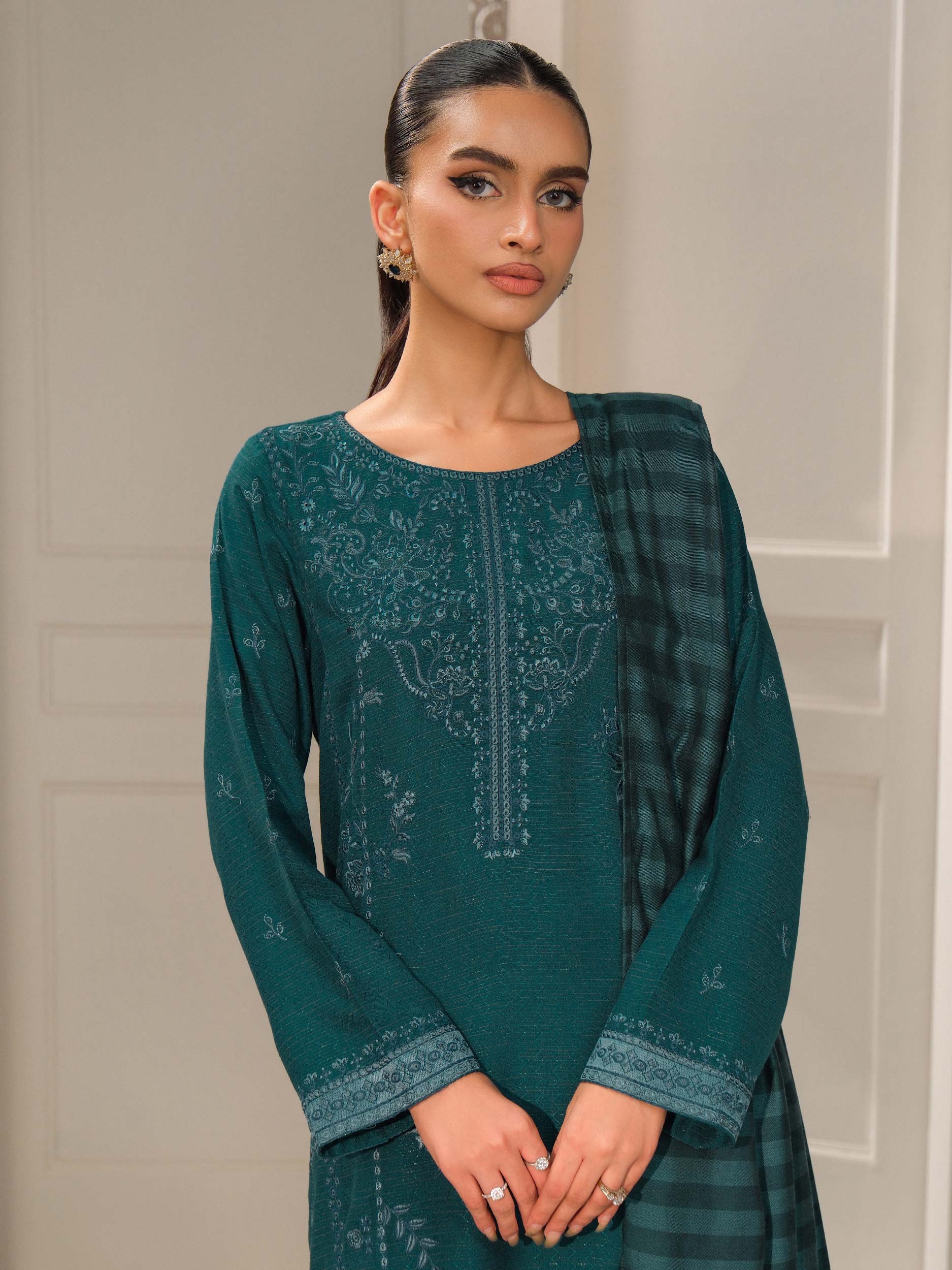 3 Piece Karandi Suit-Embroidered (Unstitched) - Image 7