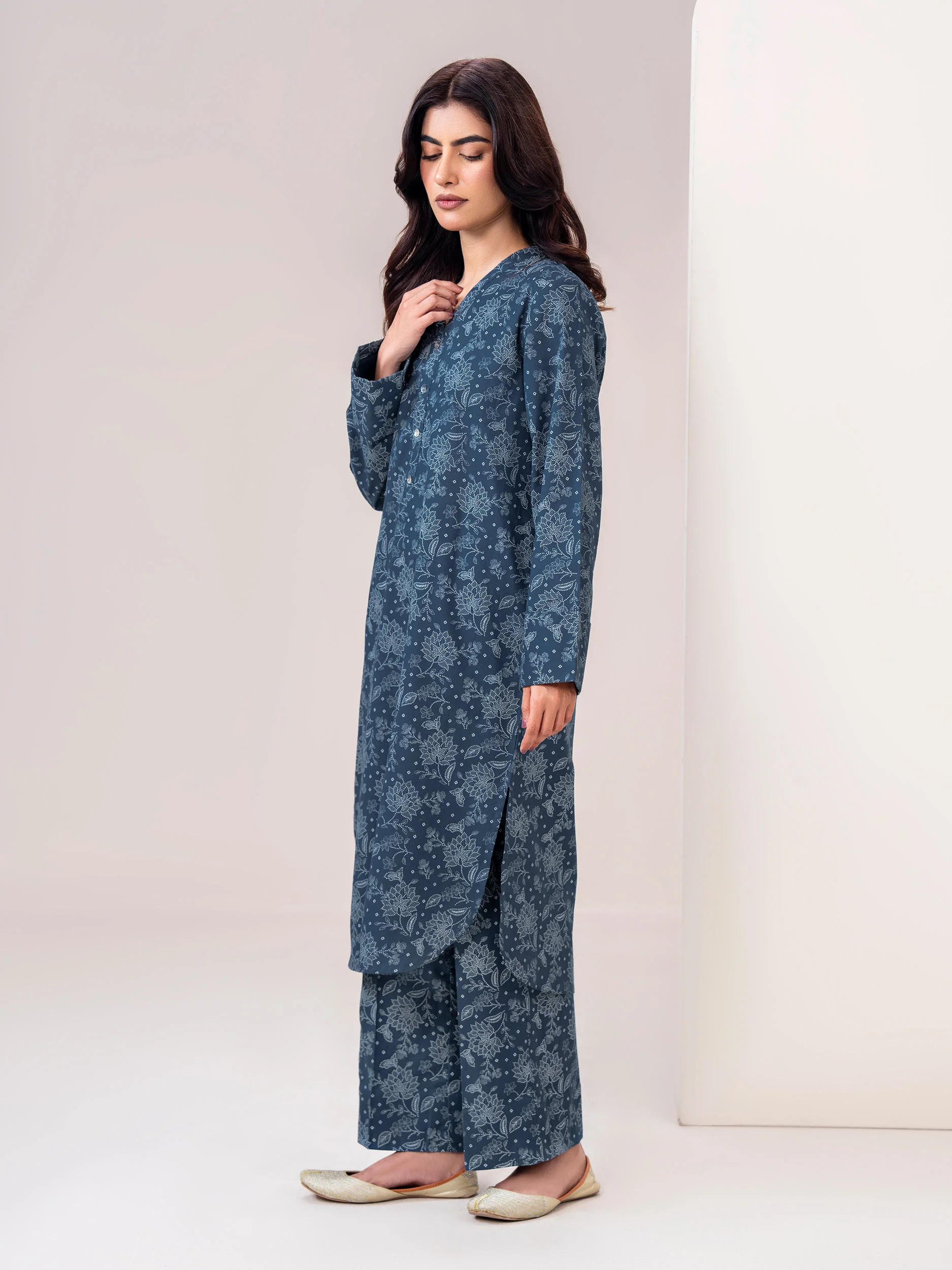 Khaddar Shirt-Printed (Unstitched) - Image 2