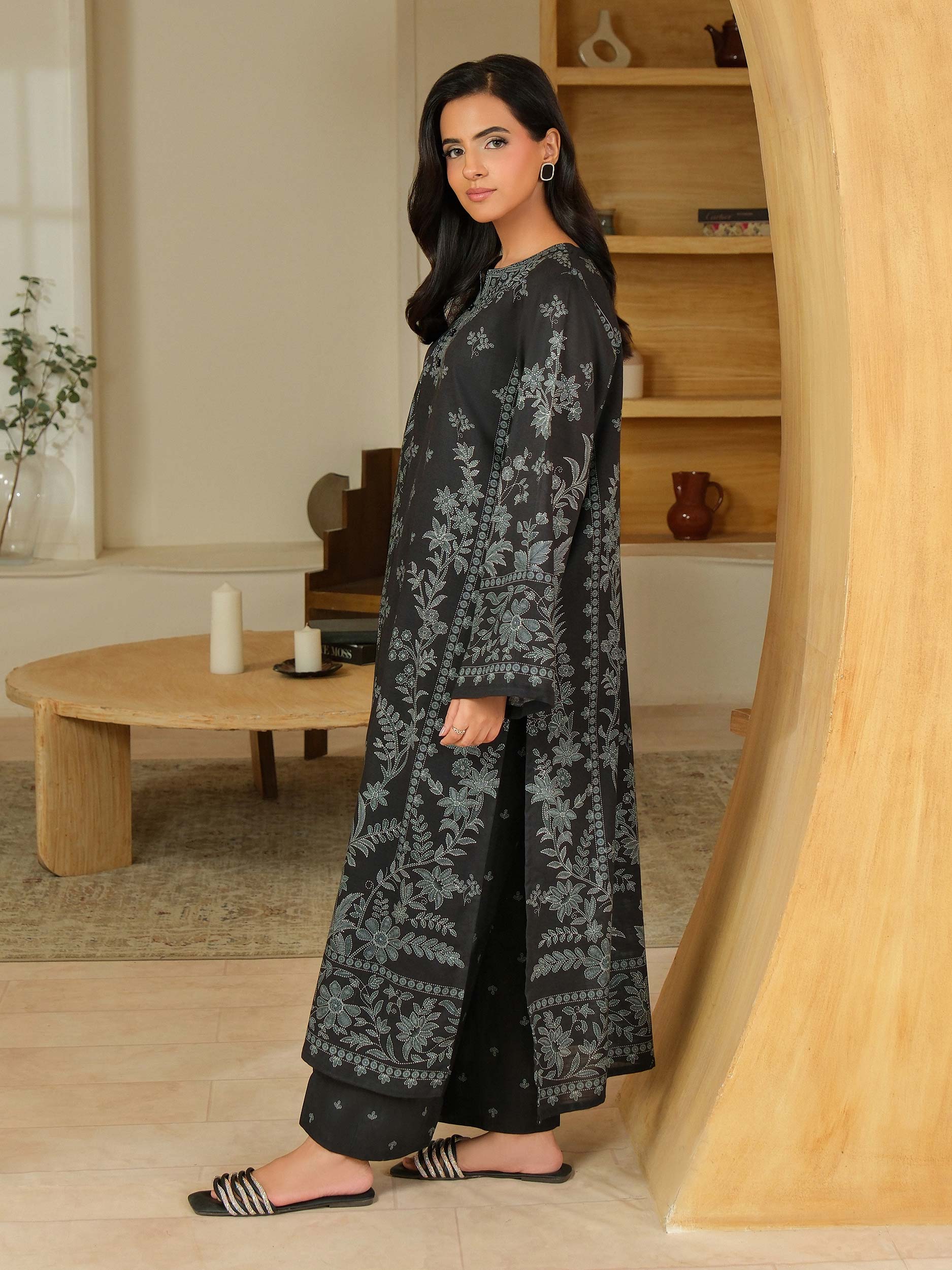3 Piece Khaddar Suit-Paste Print (Unstitched) - Image 3