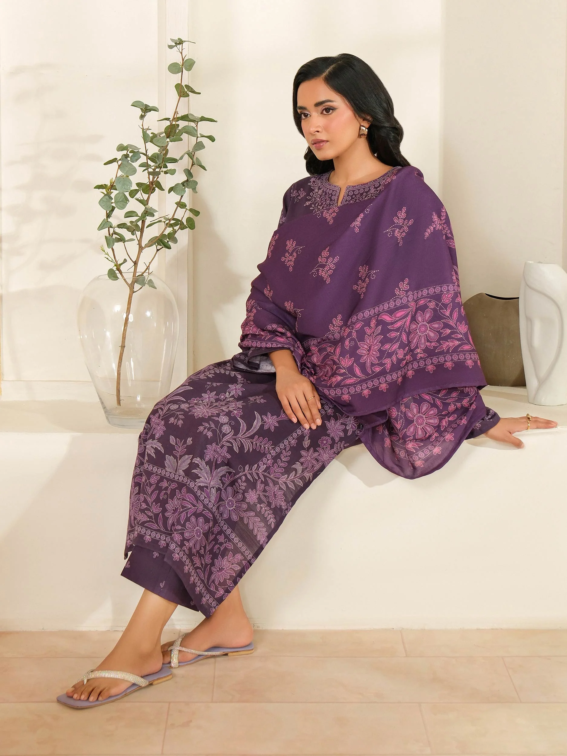 3 Piece Khaddar Suit-Paste Print (Unstitched) - Image 4