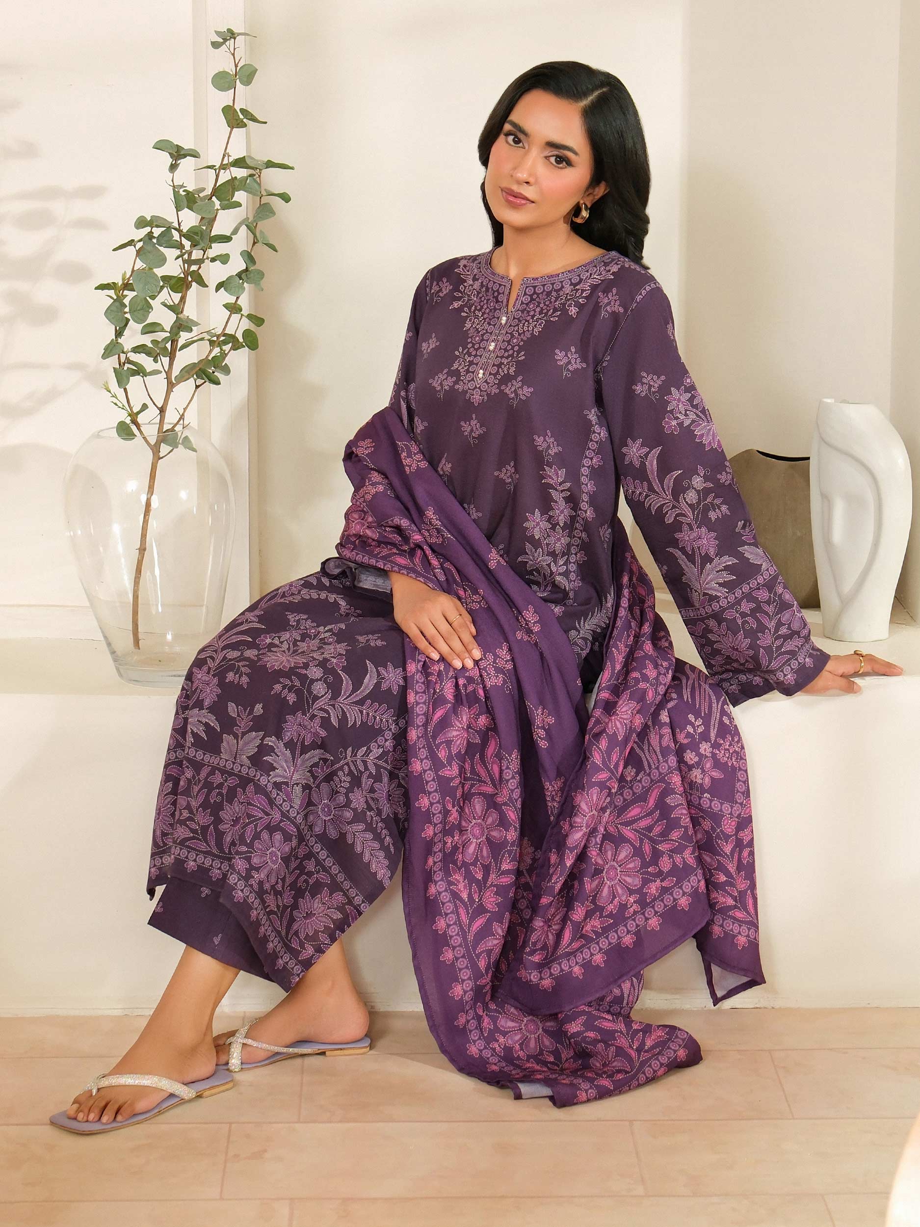 3 Piece Khaddar Suit-Paste Print (Unstitched) - Image 5