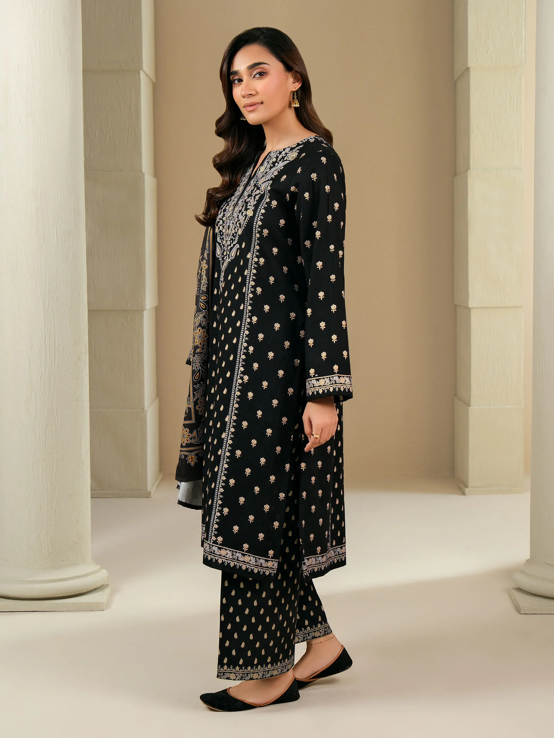 3 Piece Khaddar Suit-Paste Print (Unstitched) - Image 3
