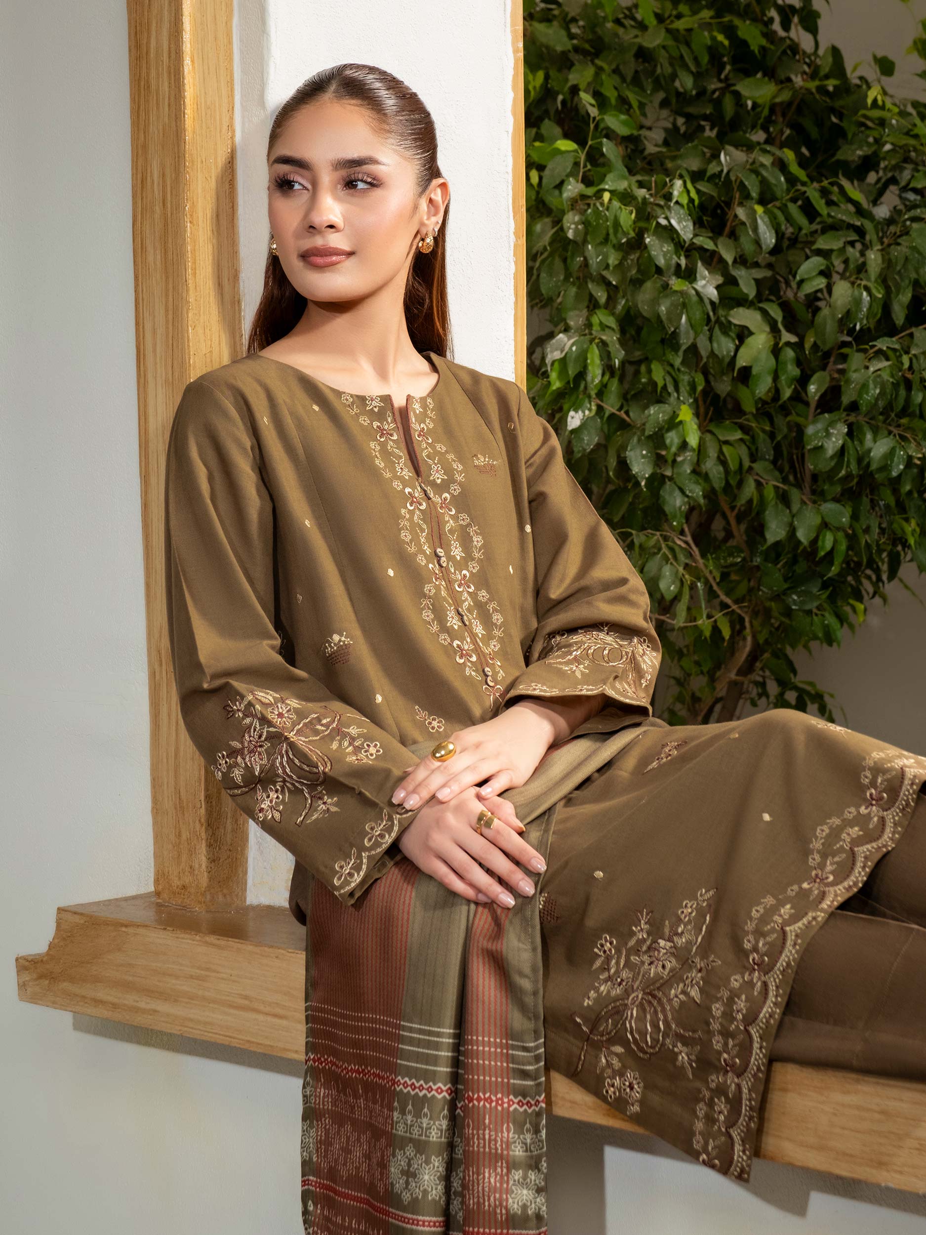 3 Piece Khaddar Suit-Embroidered (Unstitched) - Image 6