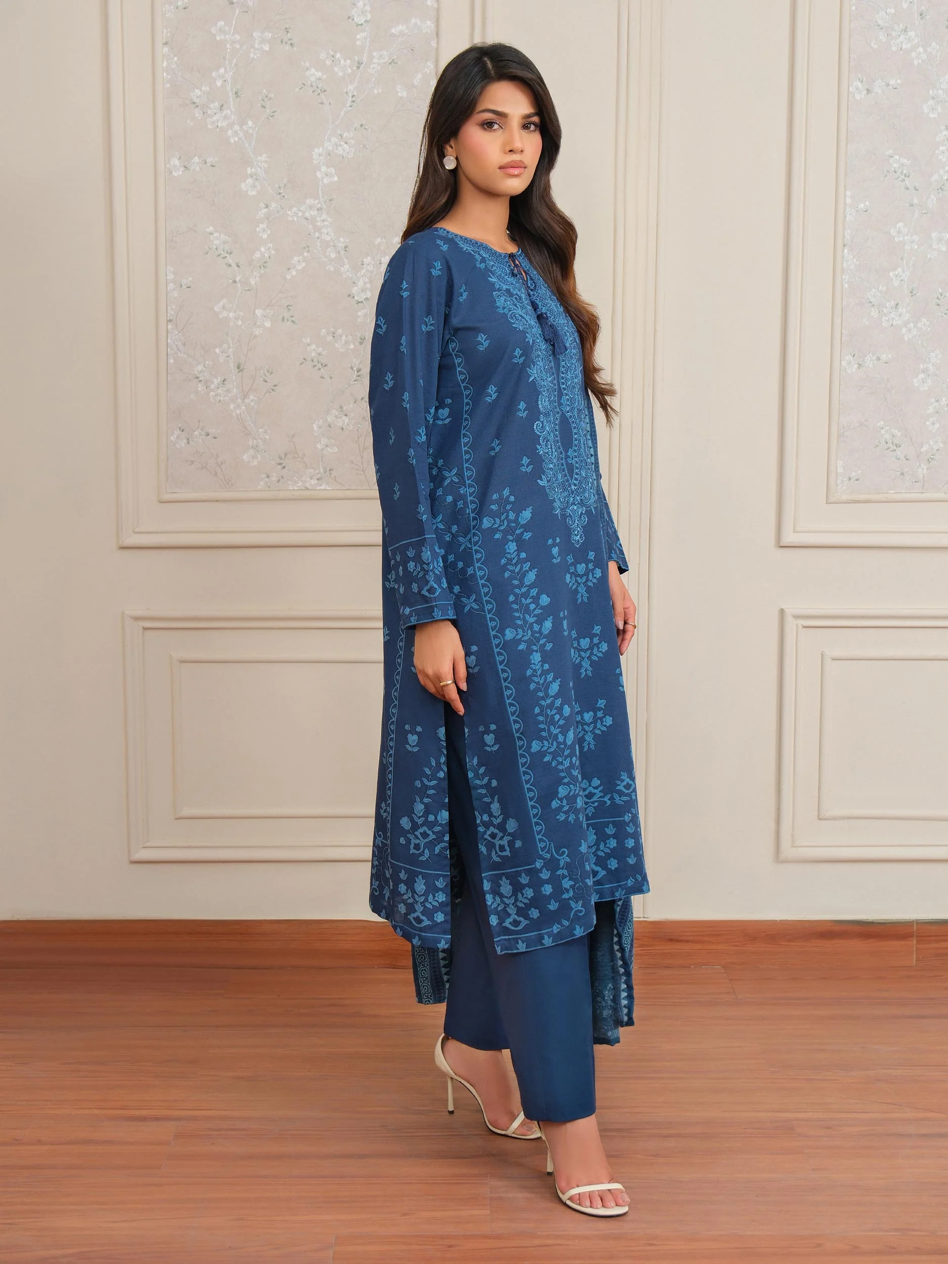 3 Piece Khaddar Suit-Embroidered (Unstitched) - Image 3