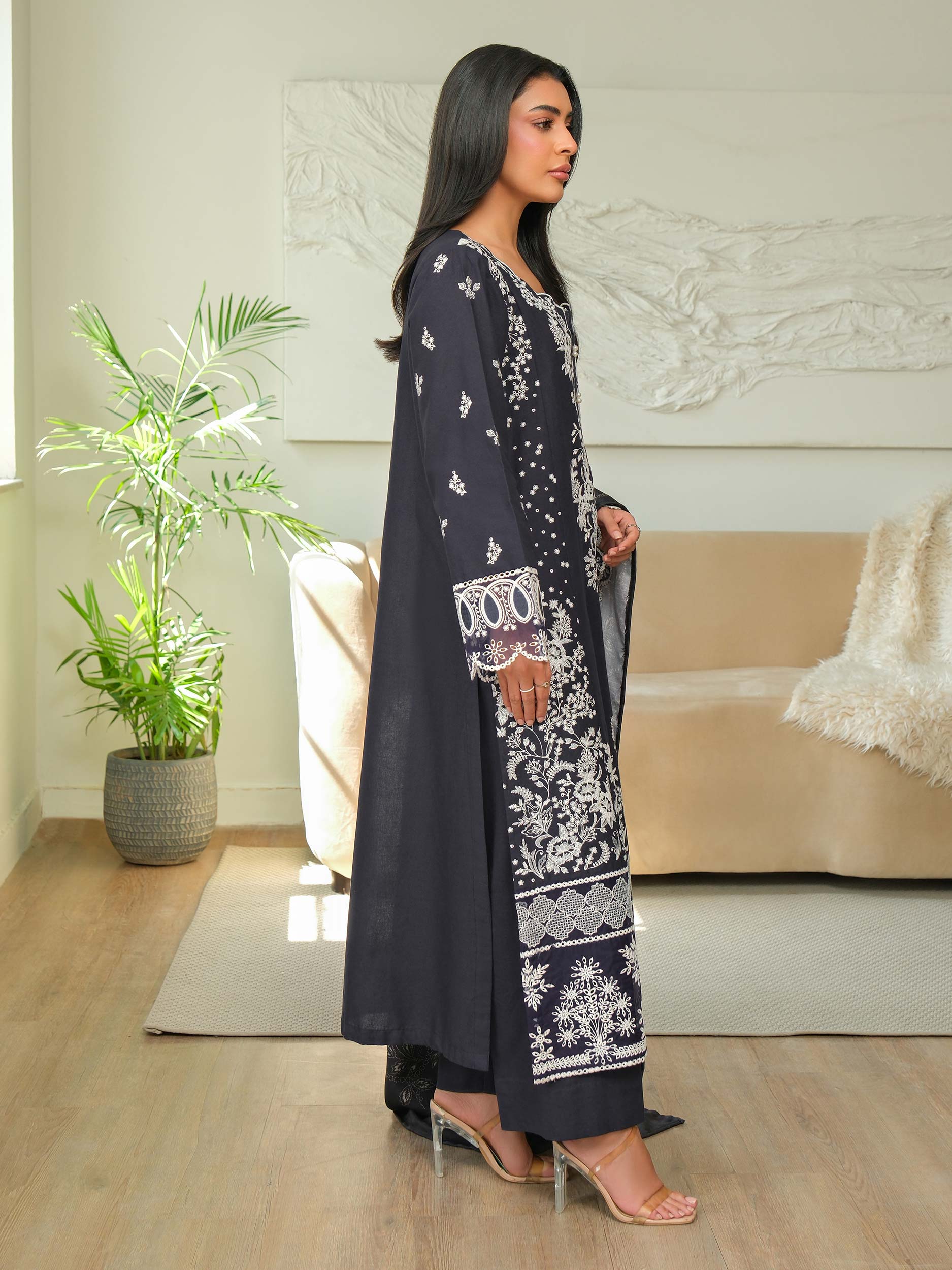 3 Piece Khaddar Suit-Embroidered (Unstitched) - Image 4