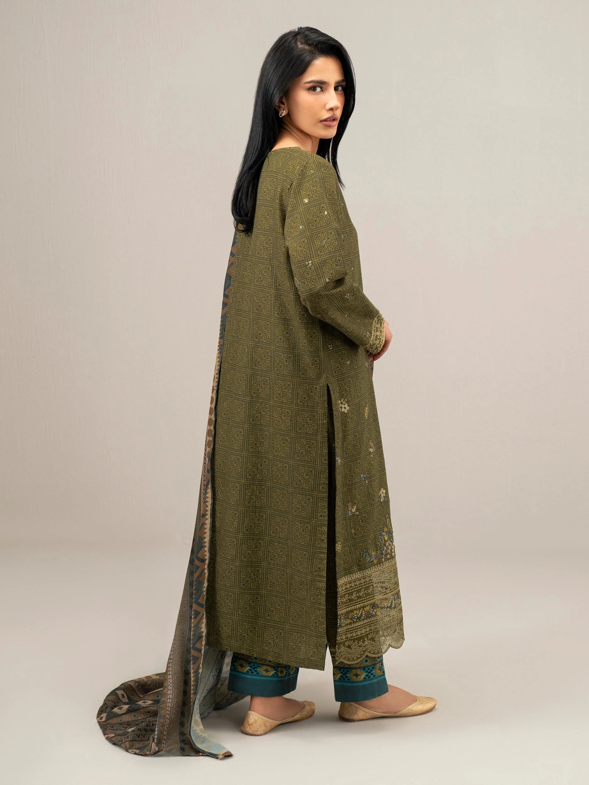 3 Piece Khaddar Suit-Embroidered (Unstitched) - Image 3