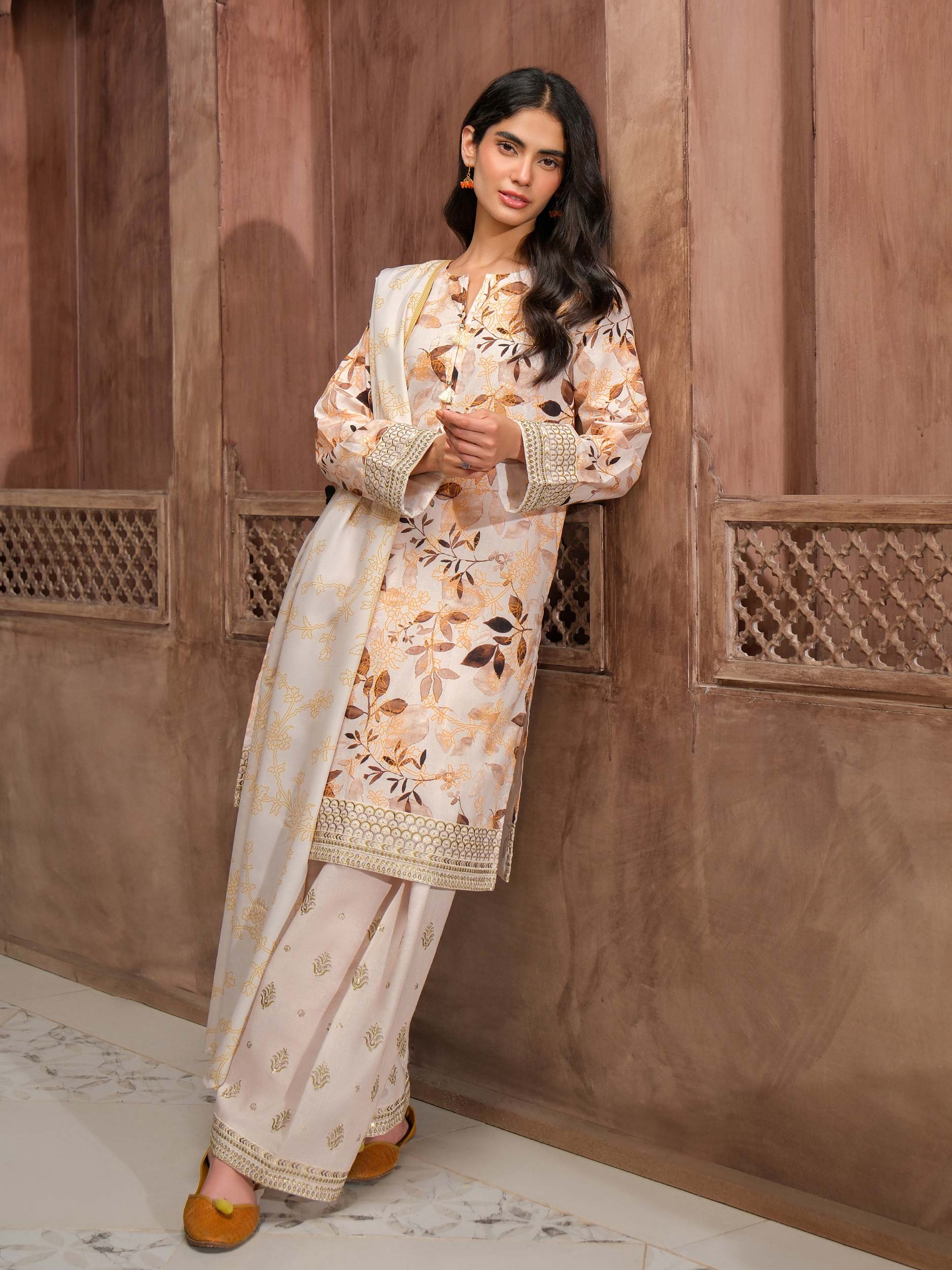 3 Piece Khaddar Suit-Embroidered (Unstitched) - Image 5