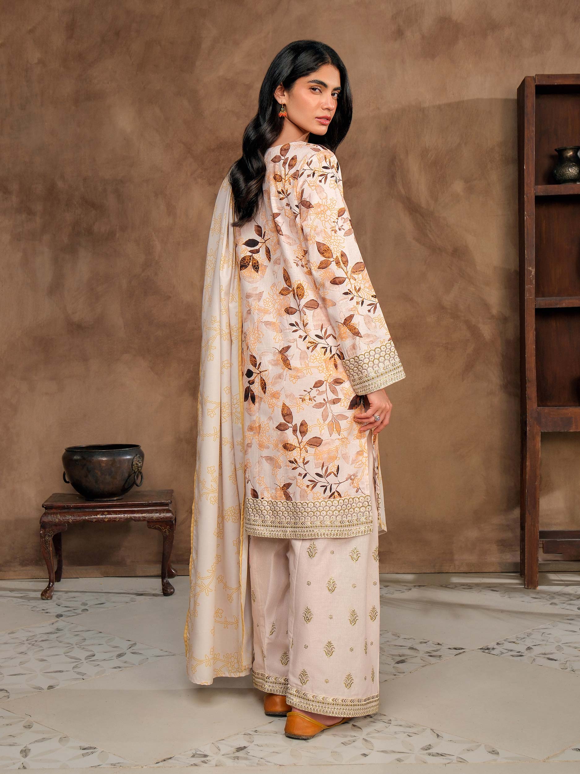 3 Piece Khaddar Suit-Embroidered (Unstitched) - Image 6
