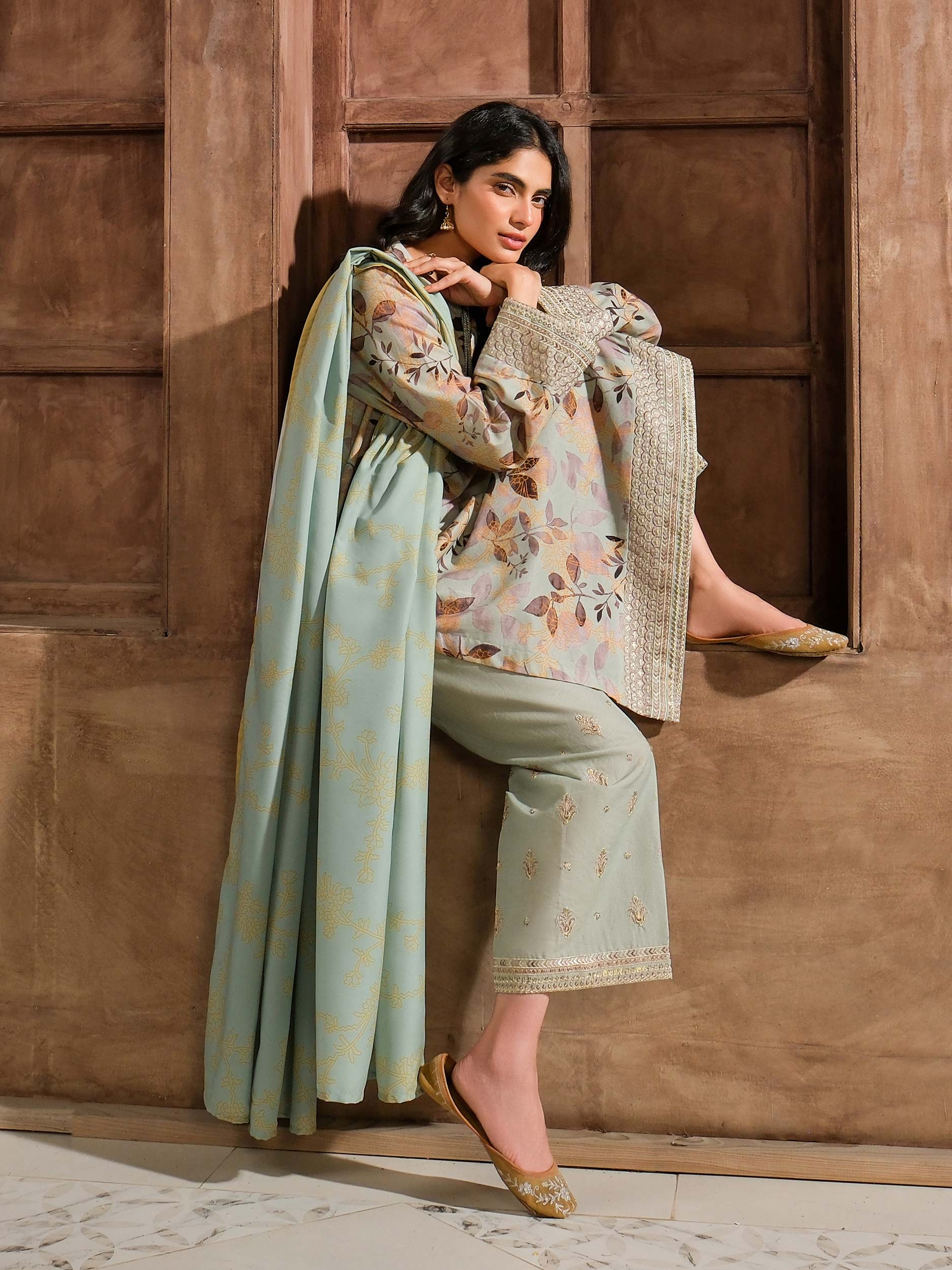 3 Piece Khaddar Suit-Embroidered (Unstitched) - Image 7