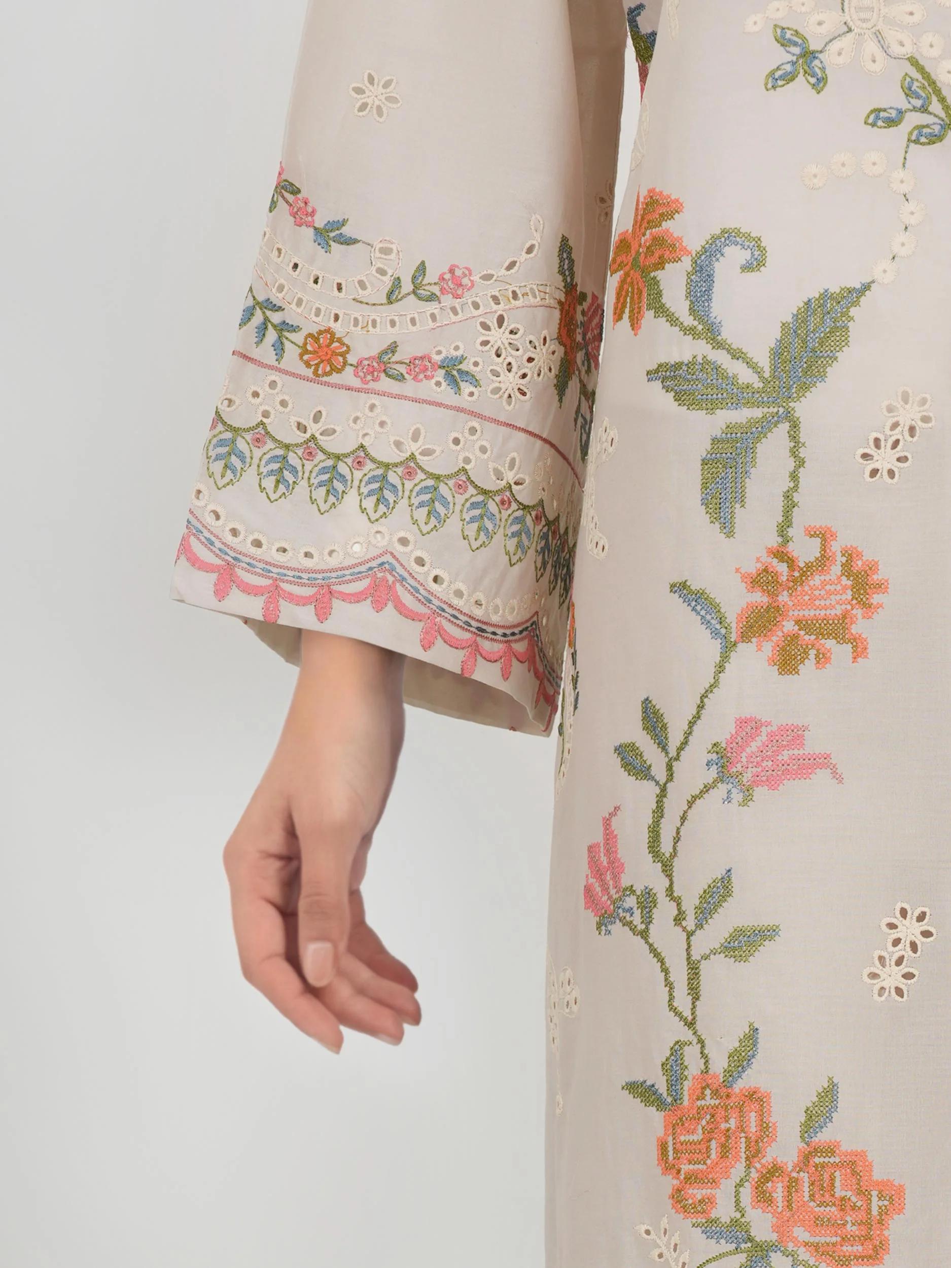 3 Piece Lawn Suit- Embroidered (Unstitched) - Image 5